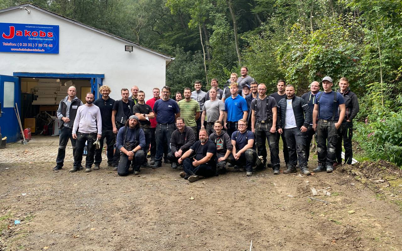 Eine Gruppe von Dachdeckern