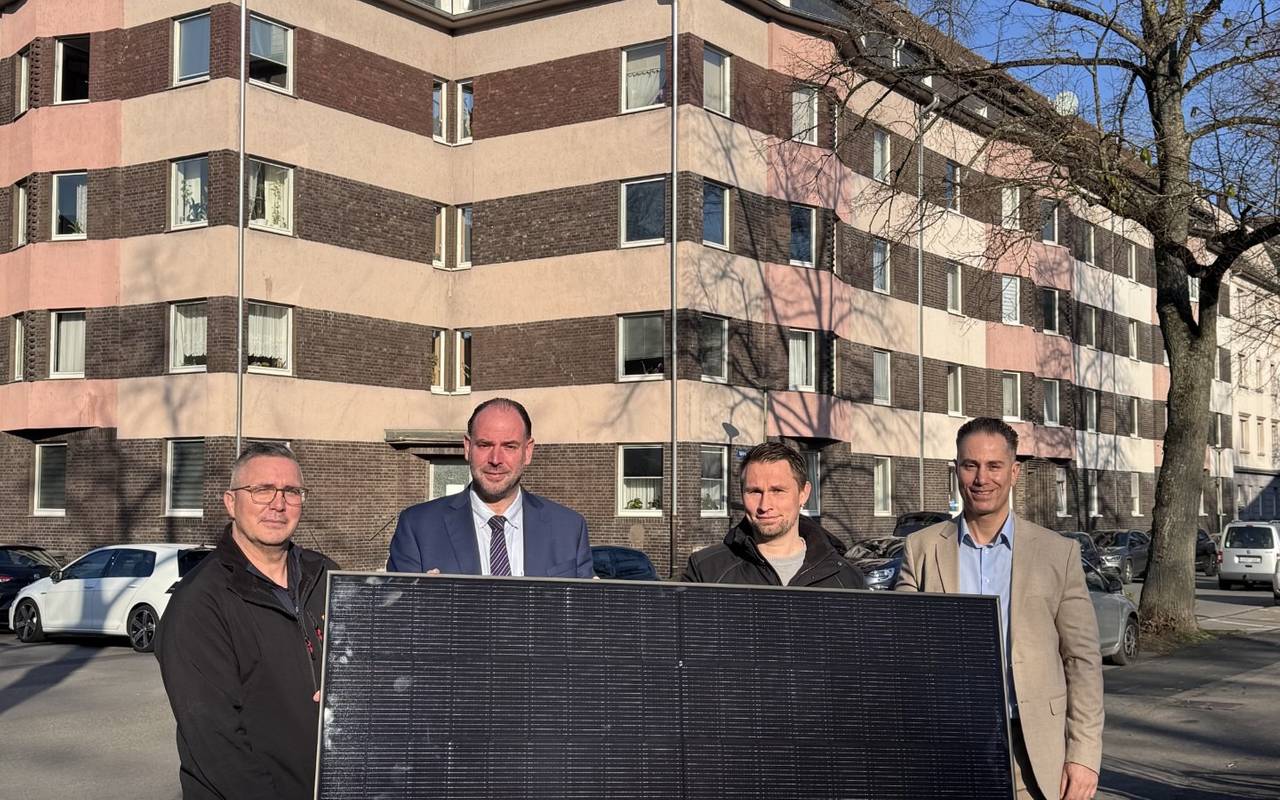 Eine von acht Photovoltaikanlagen in der Schillerstraße 29 in Hagen.