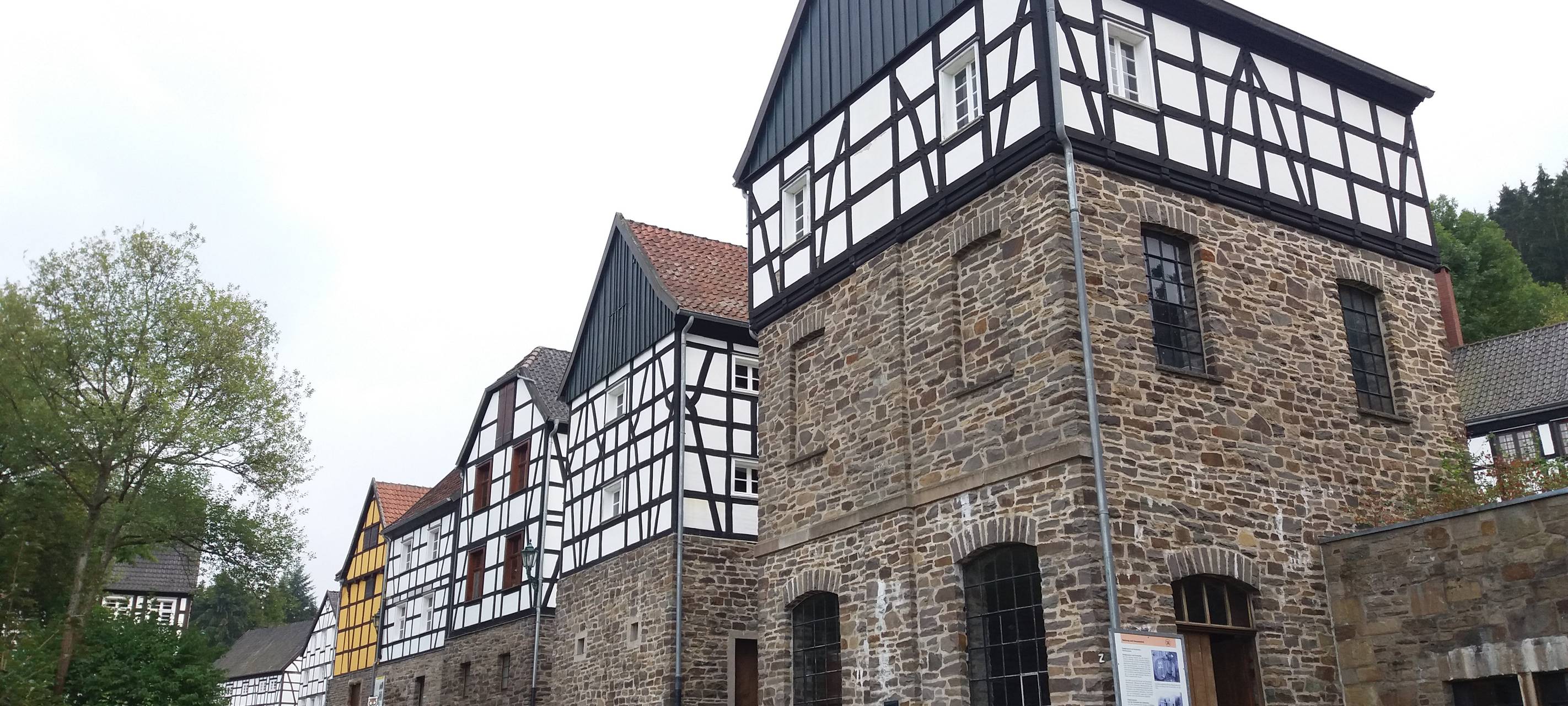 Junge Schmiede im Hagener Freilichtmuseum