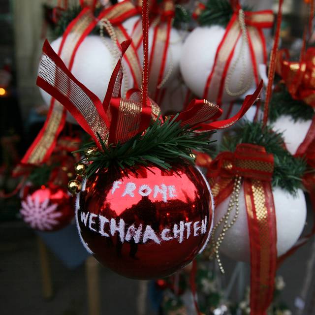 Am Samstag, 27. November 2010, gab es in Rees - Millingen den Millinger Weihnachtsmarkt. Hier eine Weihnachtsbaumkugel.