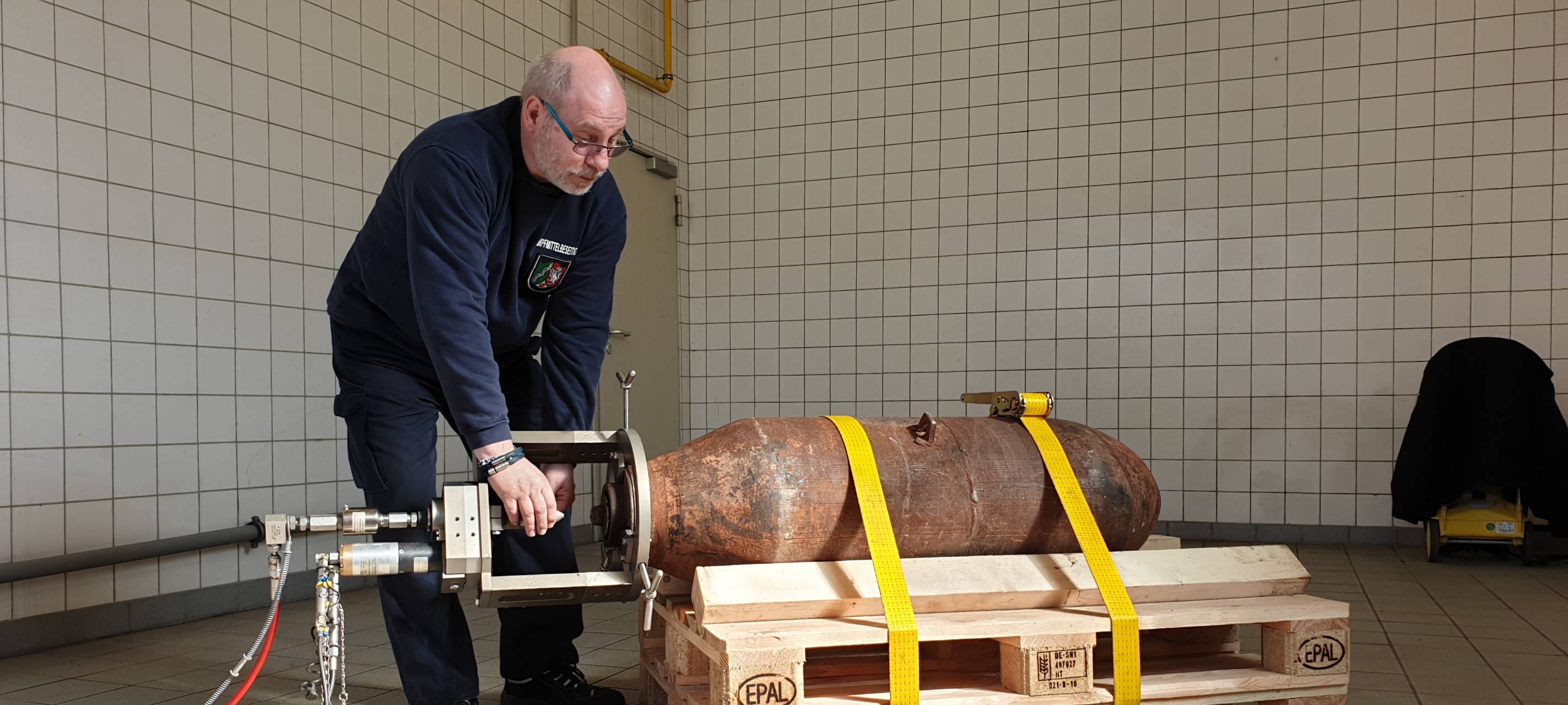 Um 1400 Uhr Bombenentschärfung in Vorhalle
