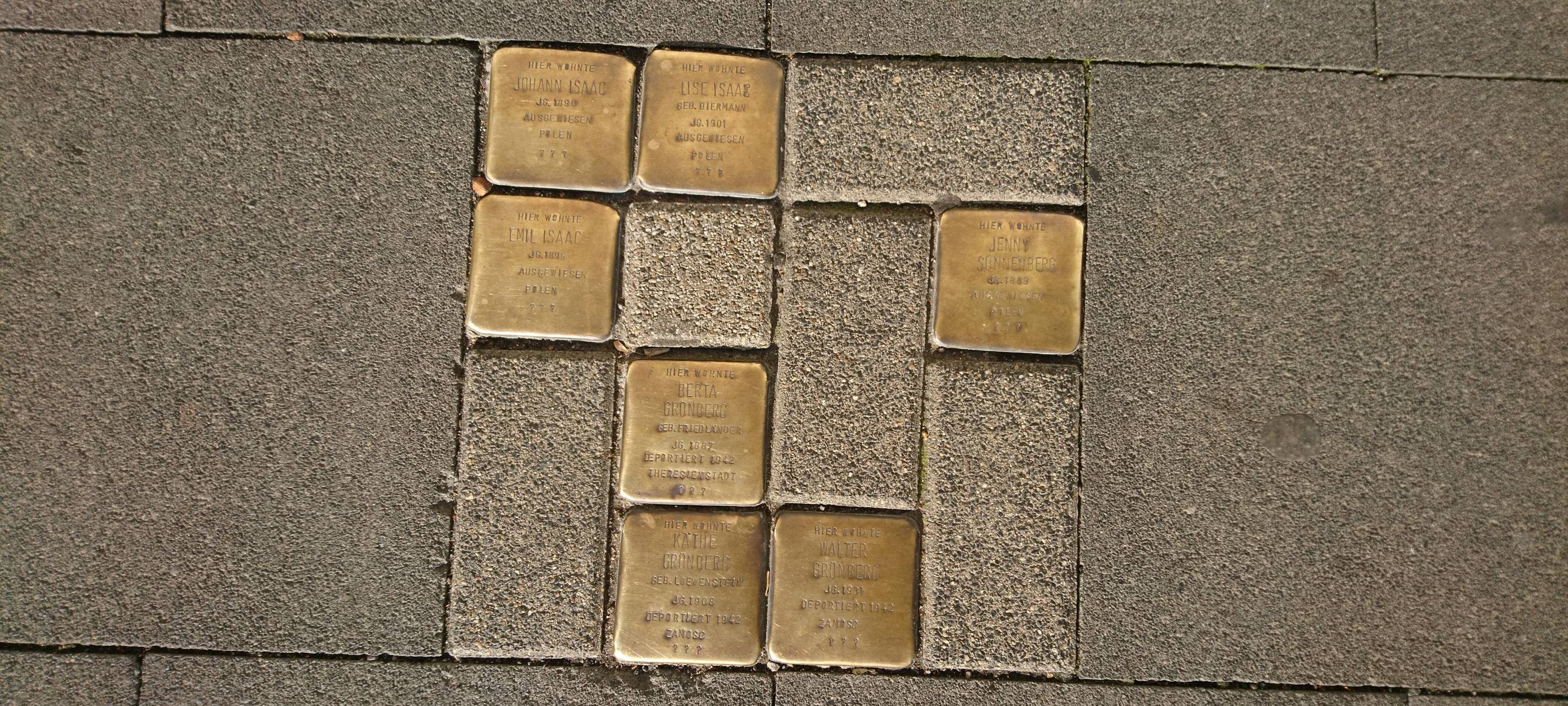 Führung zu den Stolpersteinen