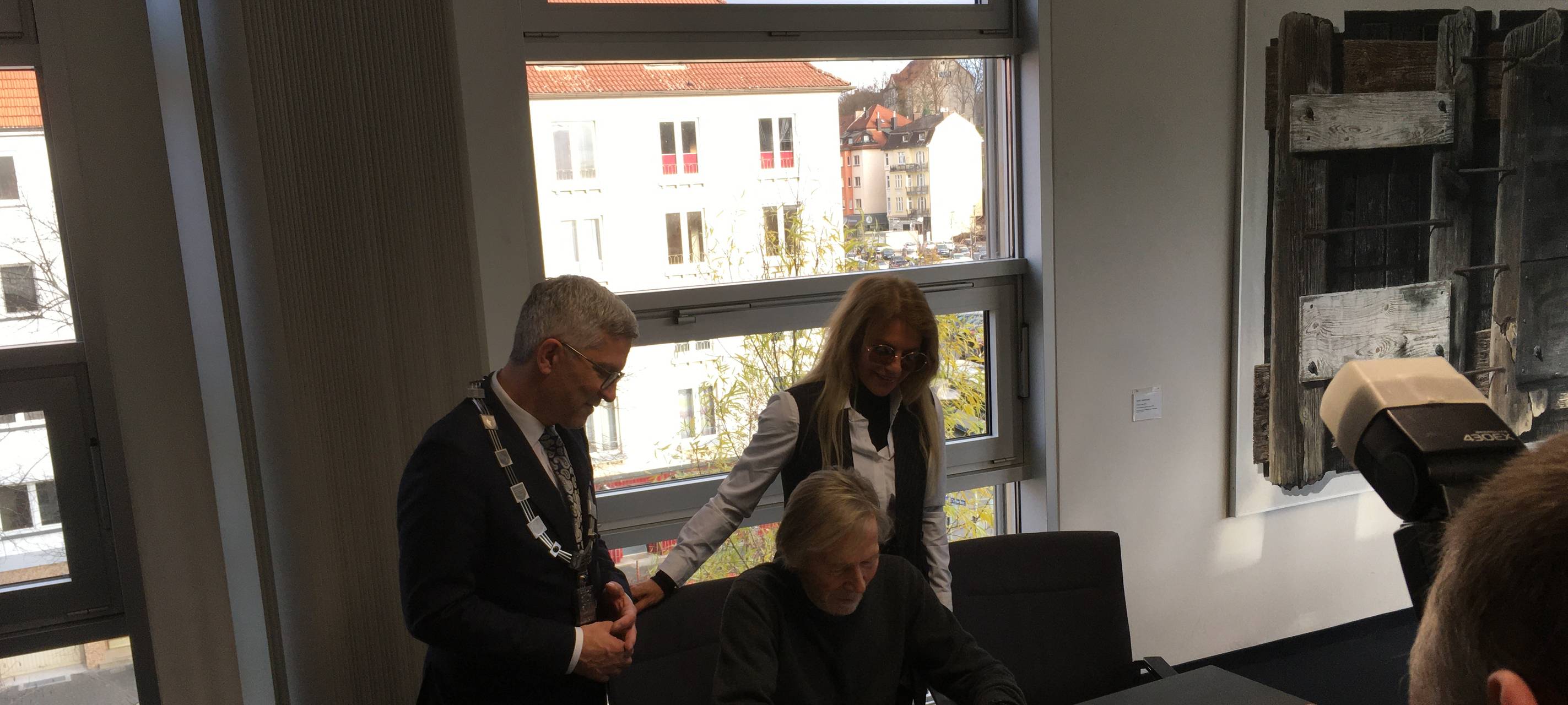 Christine Neubauer und Horst Janson im Goldenen Buch der Stadt