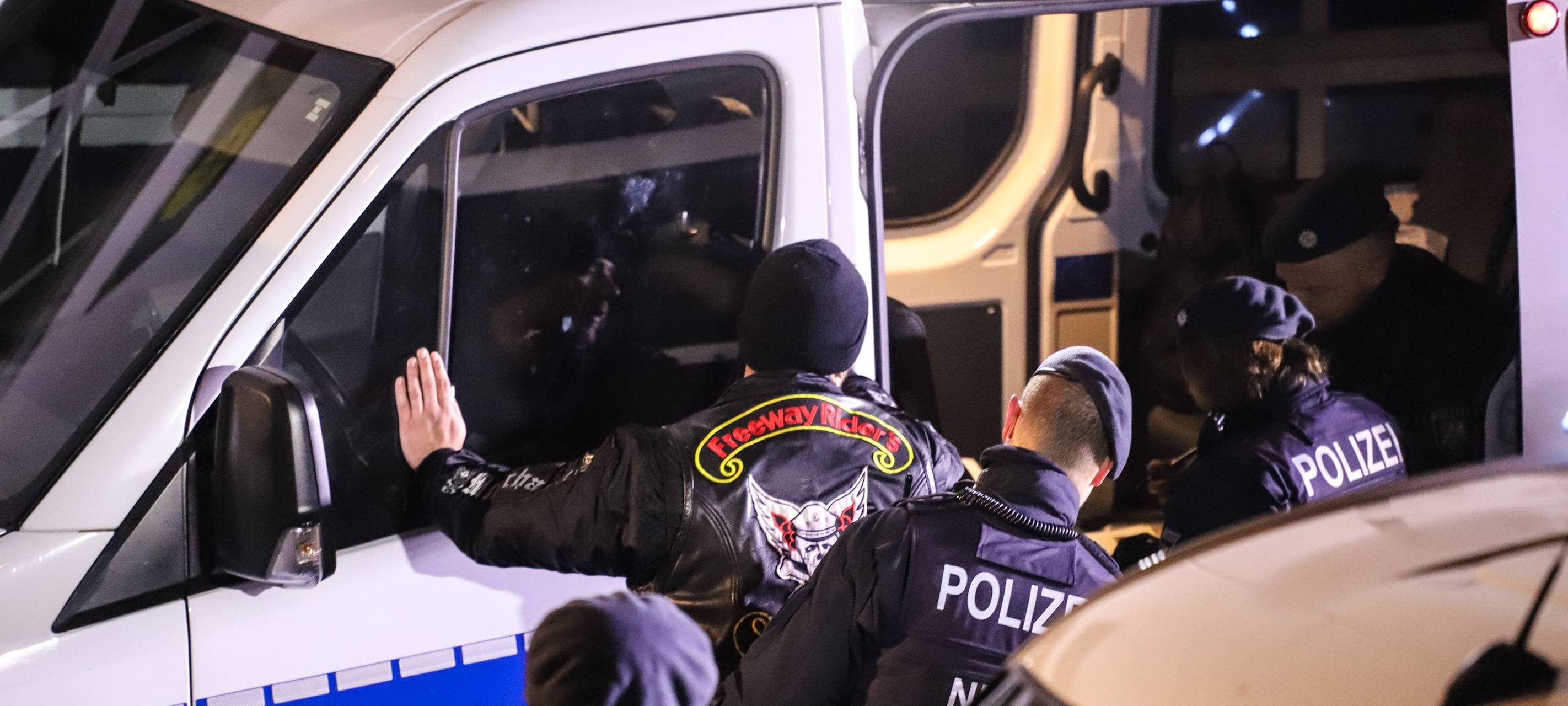 Razzia im Rockermillieu