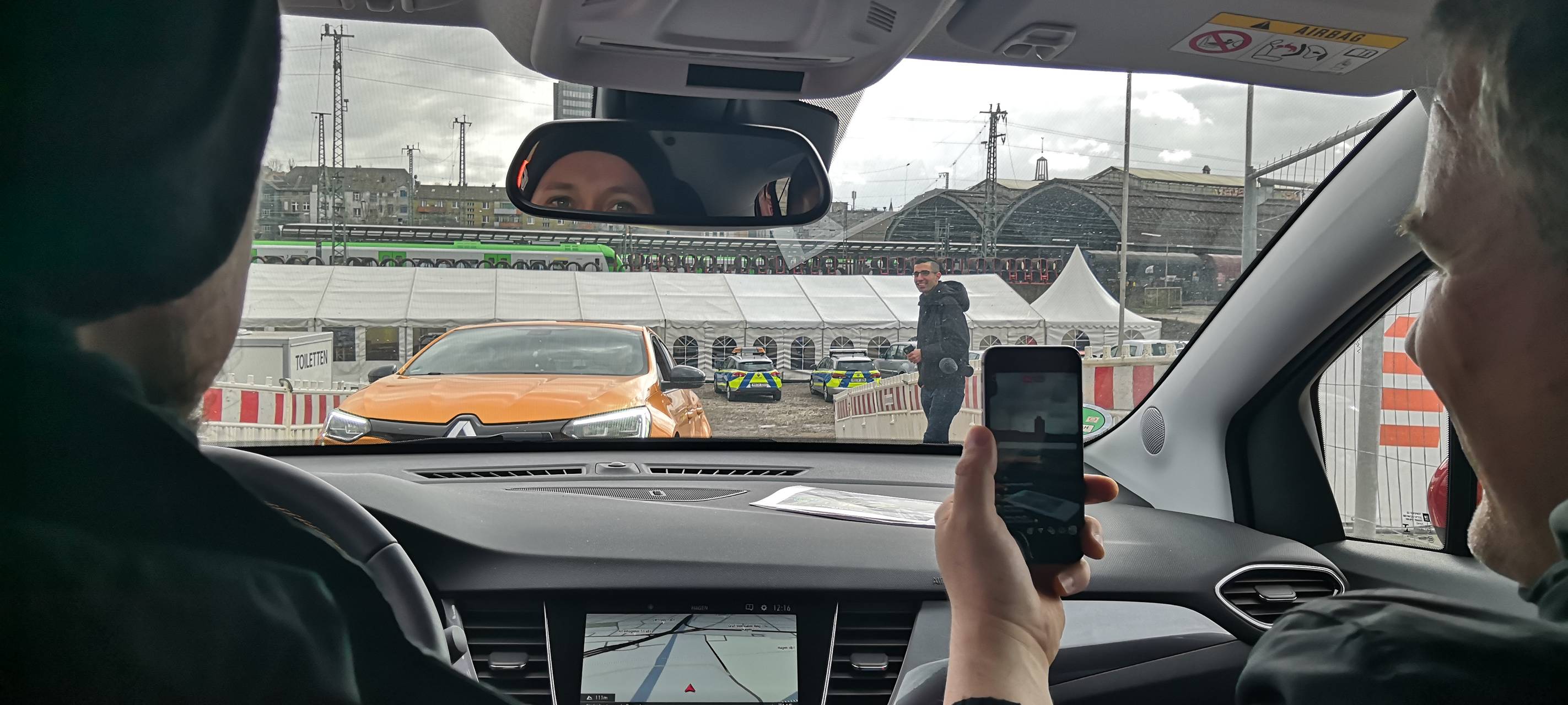 Bahnhofshinterfahrung ist eröffnet