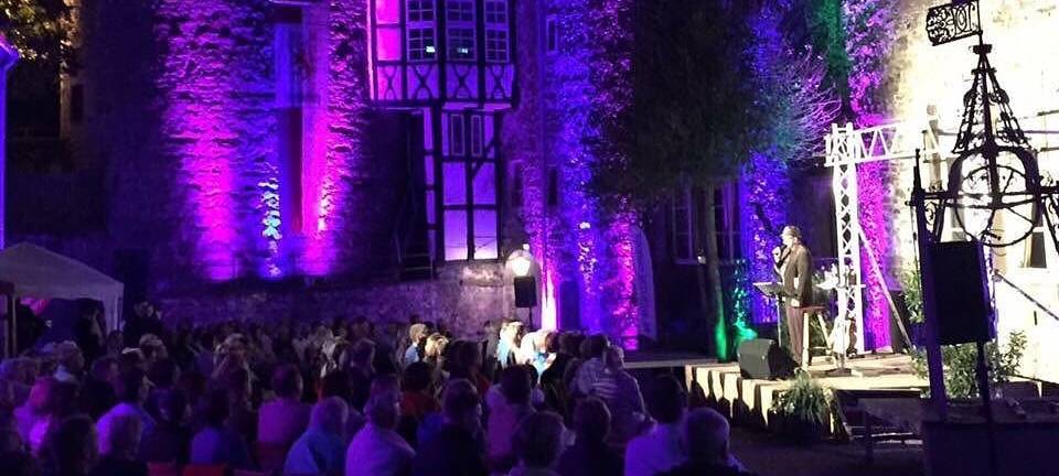 Zurück im Schlosshof