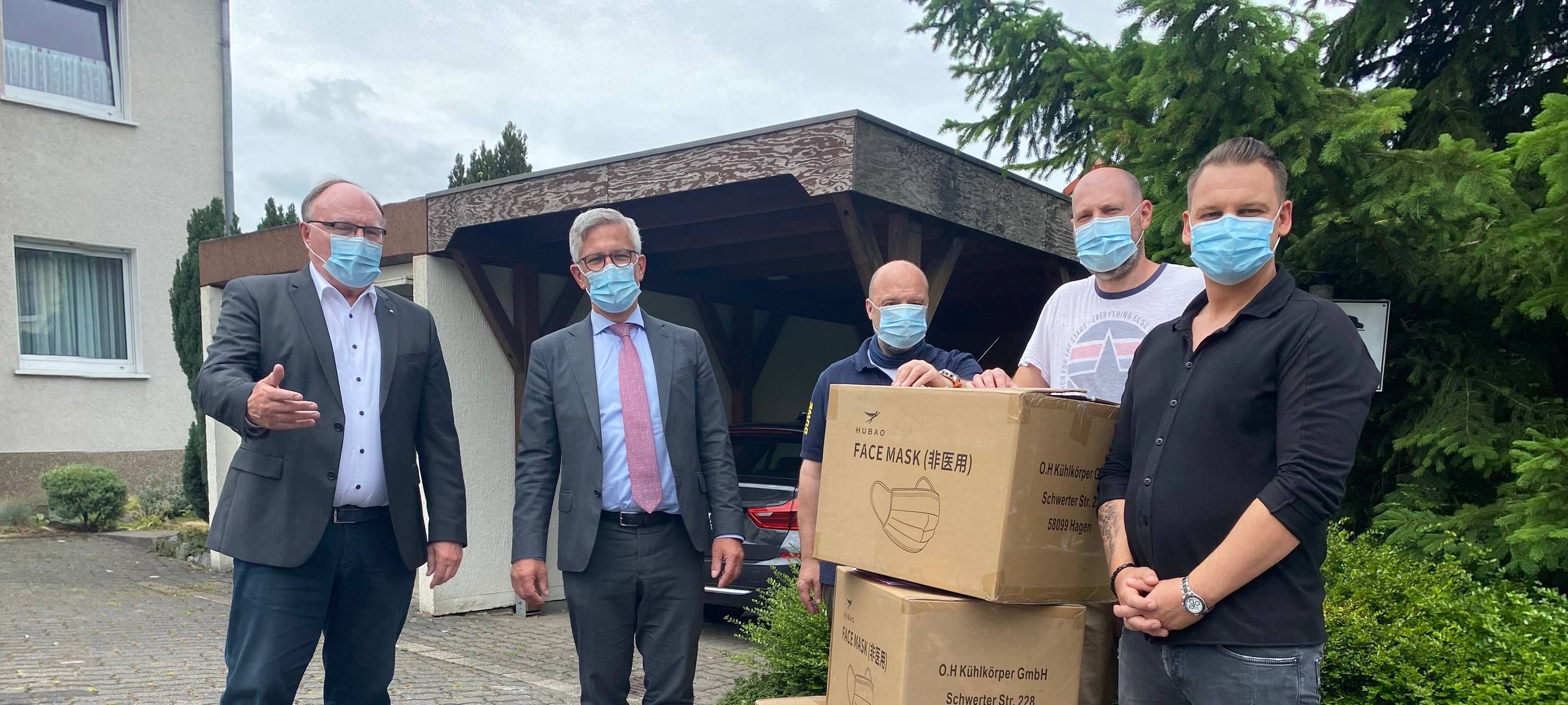 Spende für den Sport: 100 000 Schutzmasken