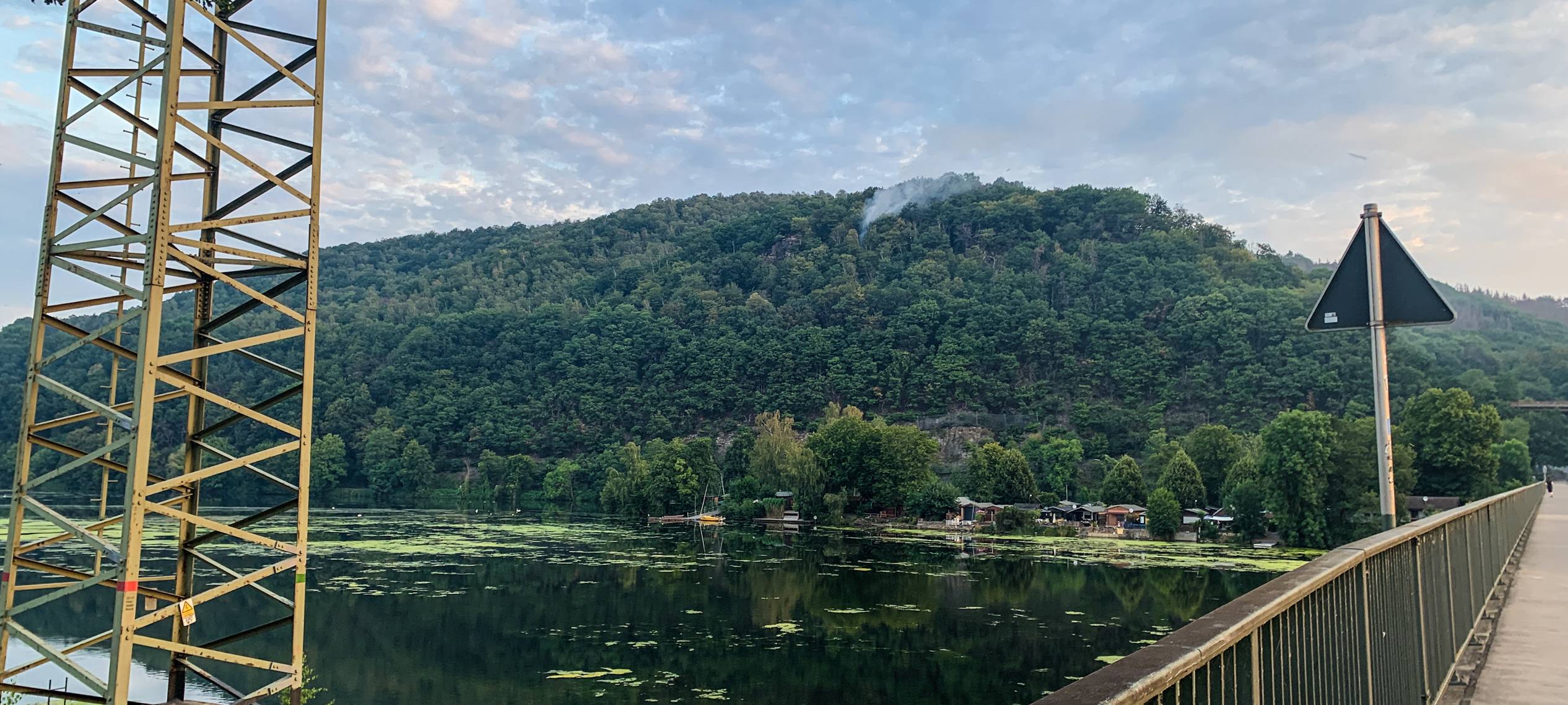 Hohensyburg: Feuer im Steilhang