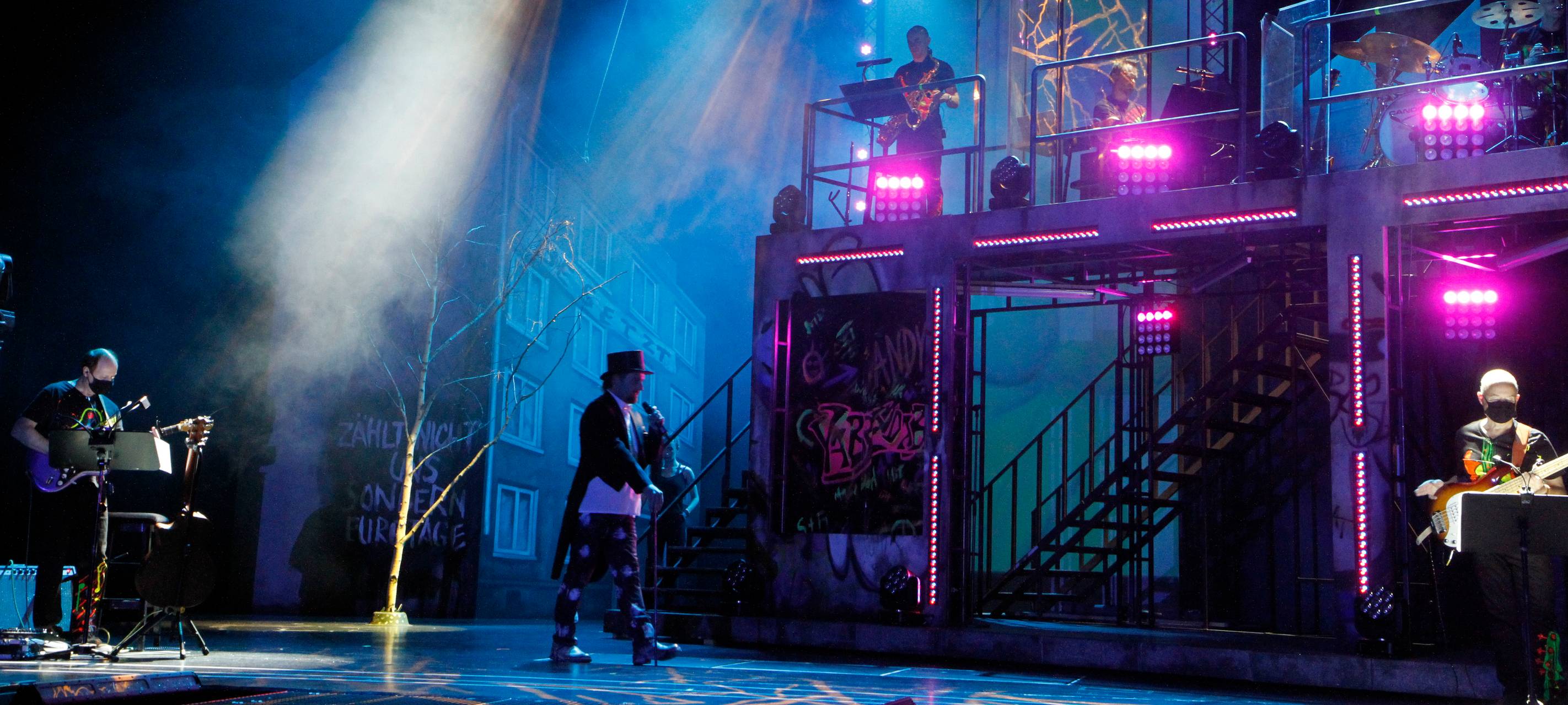 Theater Premiere - "Wenn die Nacht am tiefsten..."