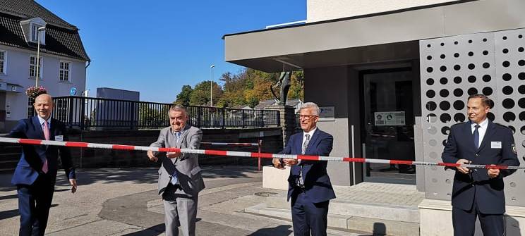 Herbert Reul weiht Polizeiwache Hohenlimburg ein