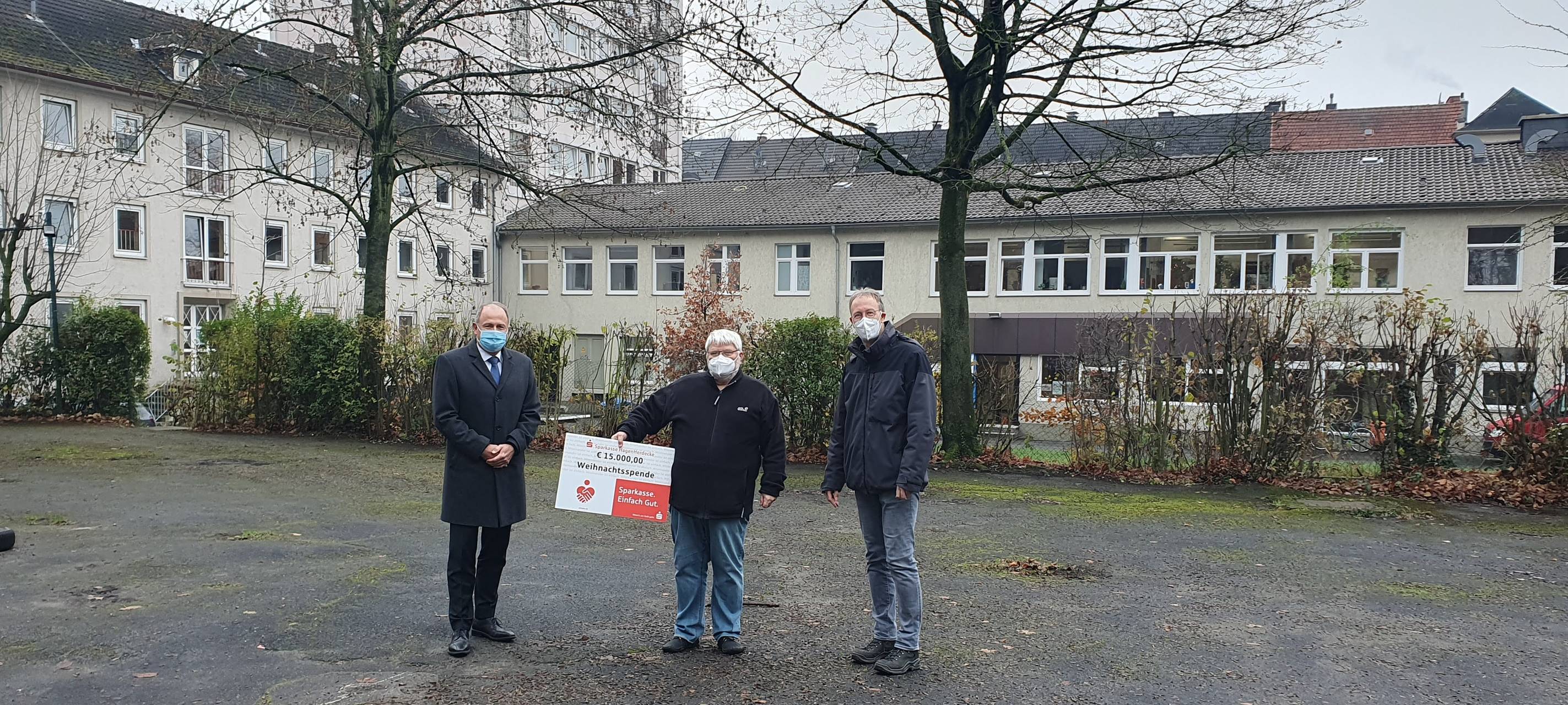 15.000 Euro Weihnachtsspende von der Sparkasse HagenHerdecke