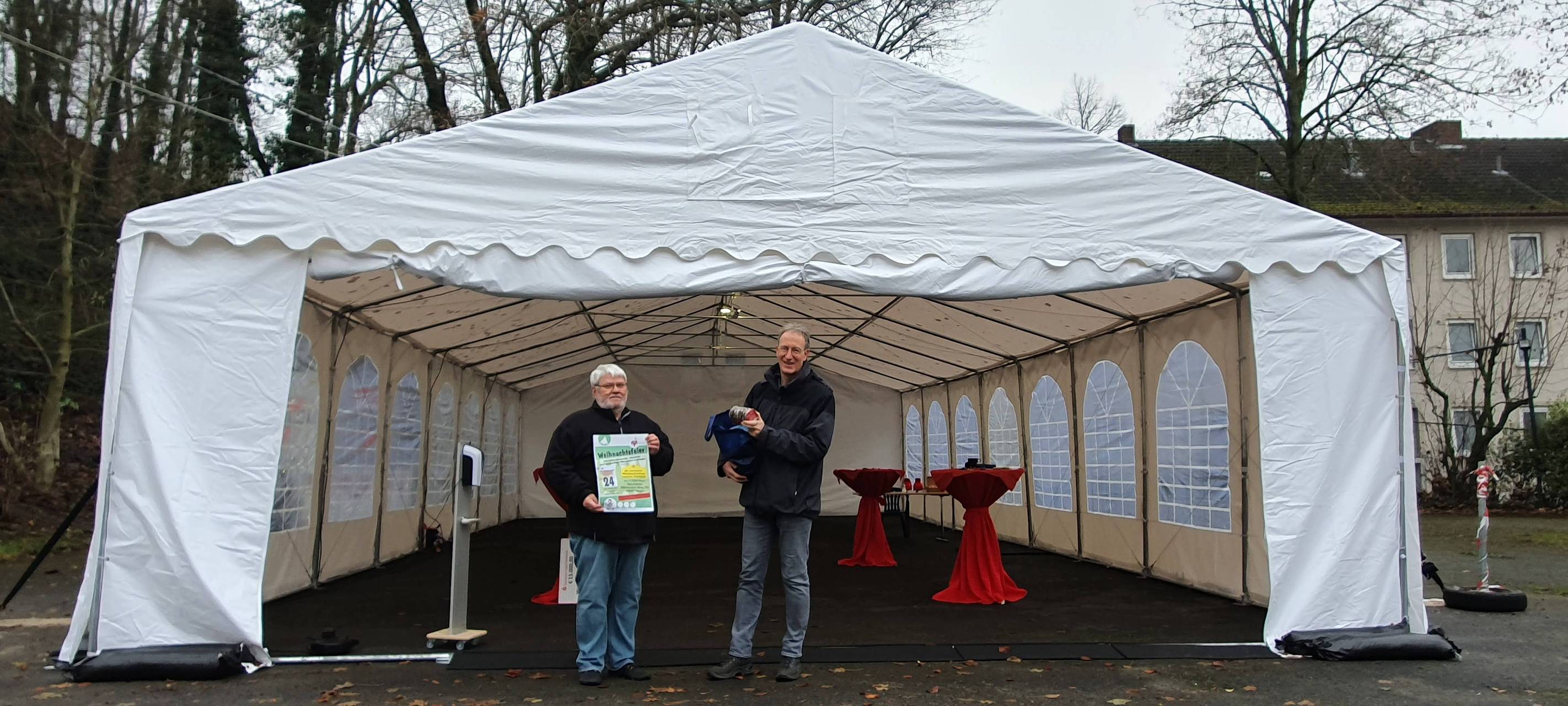 Weihnachtsfeier für Bedürftige und Alleinstehende unter dem Zeltdach