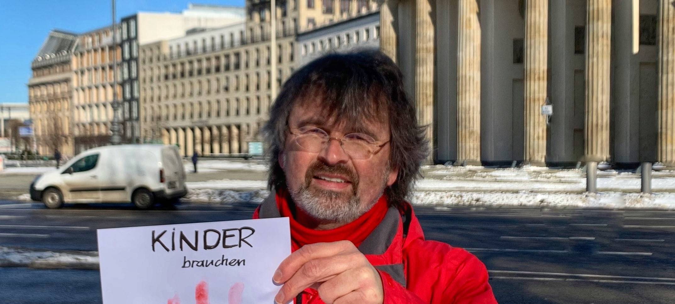 Auch Hagener beim Red Hand Day dabei