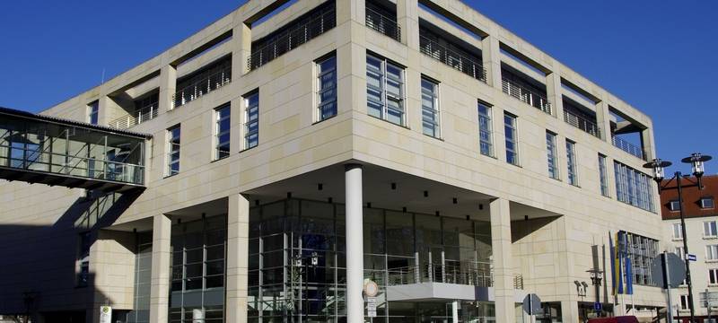 Appell: Schulen wieder schließen