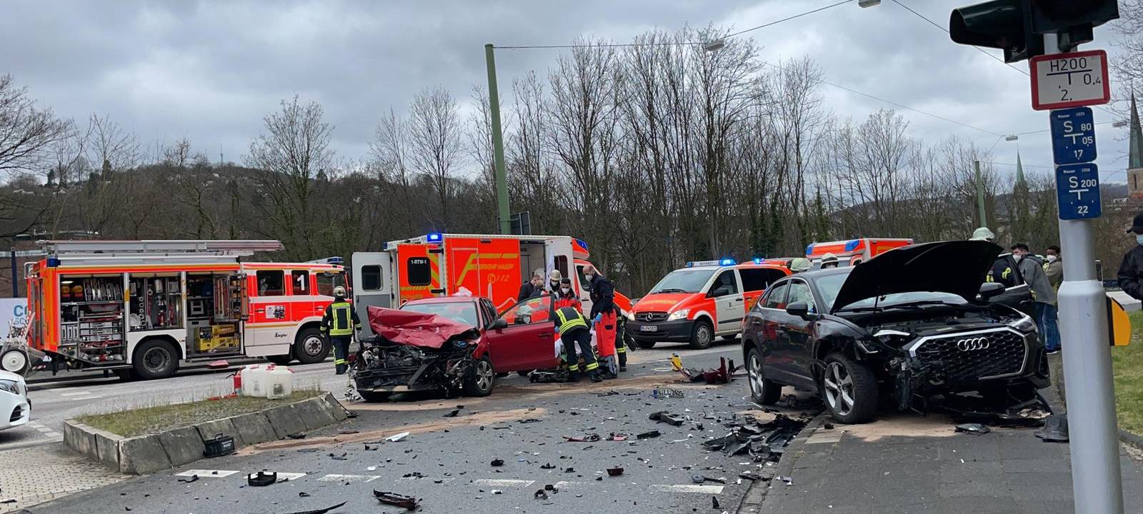 15-Jähriger baut Unfall