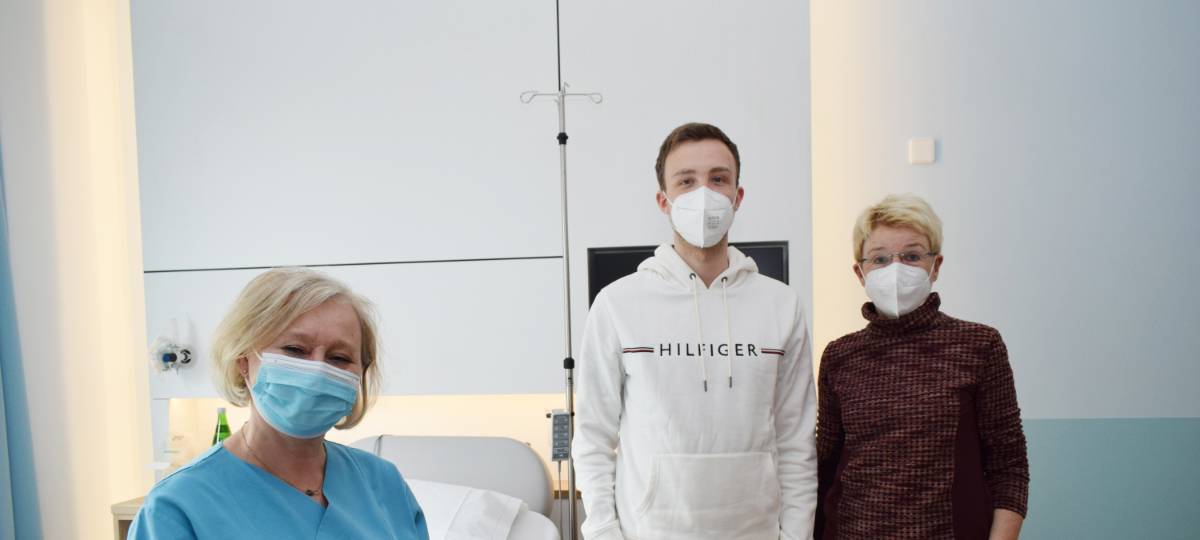 Baby besucht Kreißsaal