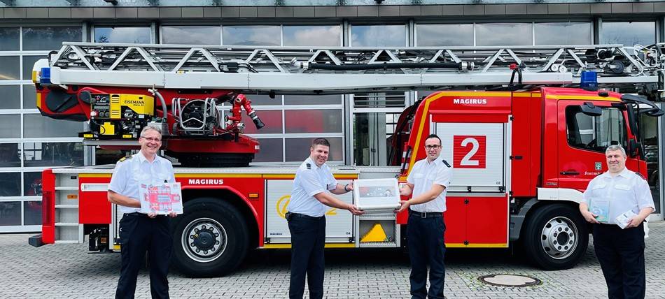 Brandschutzkoffer übergeben