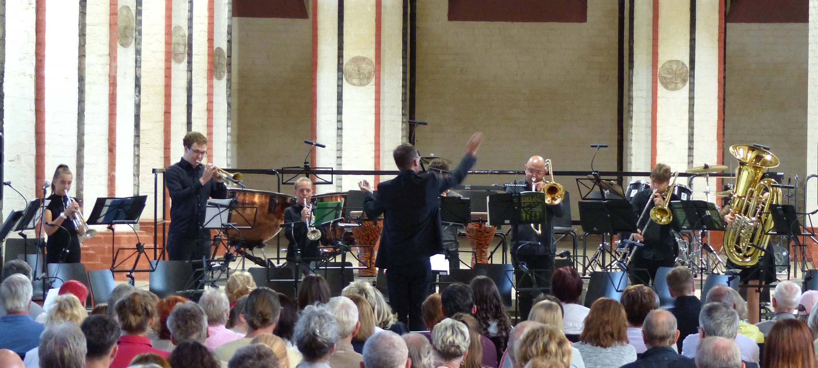 Spende für Max-Reger-Musikschule