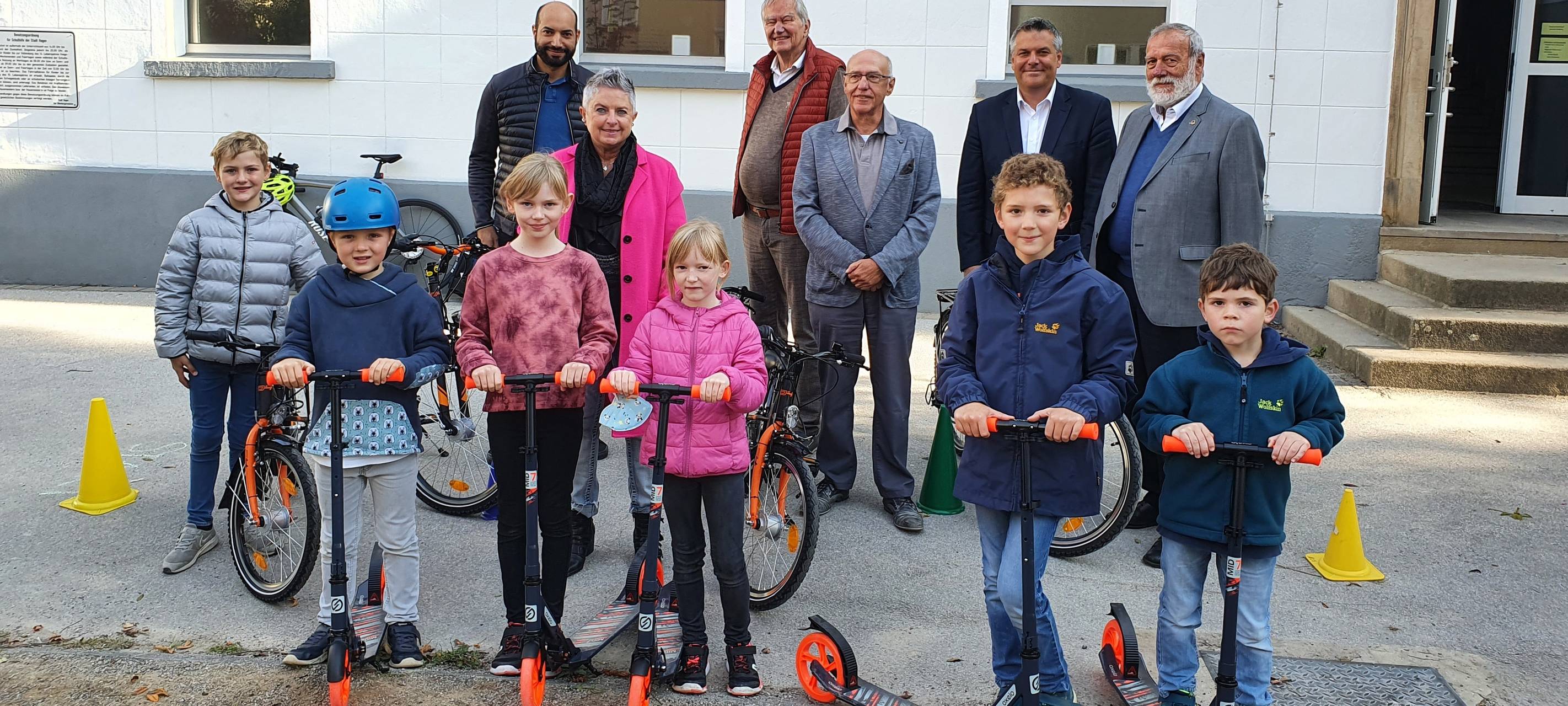 Neue Zweiräder für Grundschule
