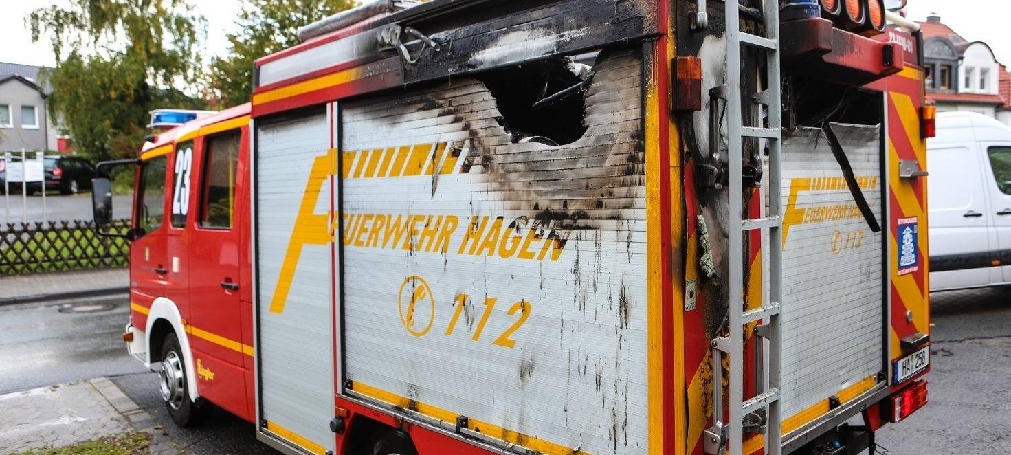 Feuerwehrwagen fängt Feuer