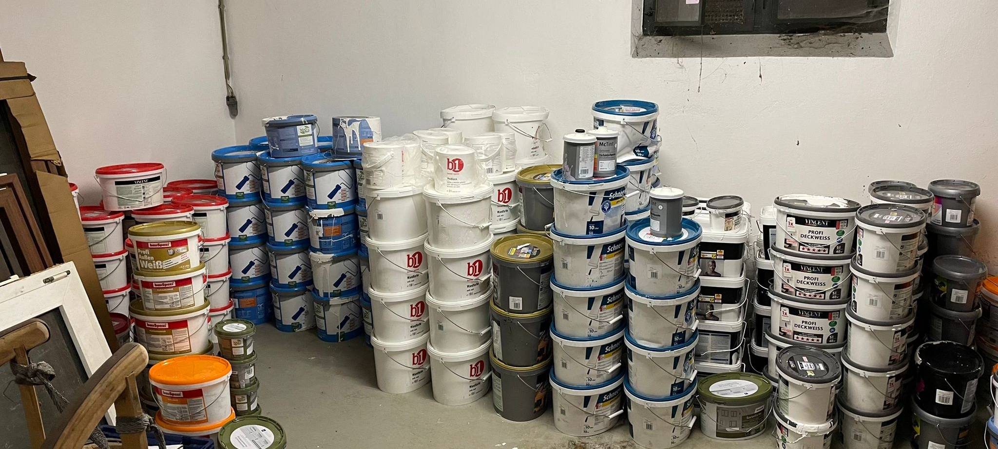500 Eimer Farbe für Flutopfer