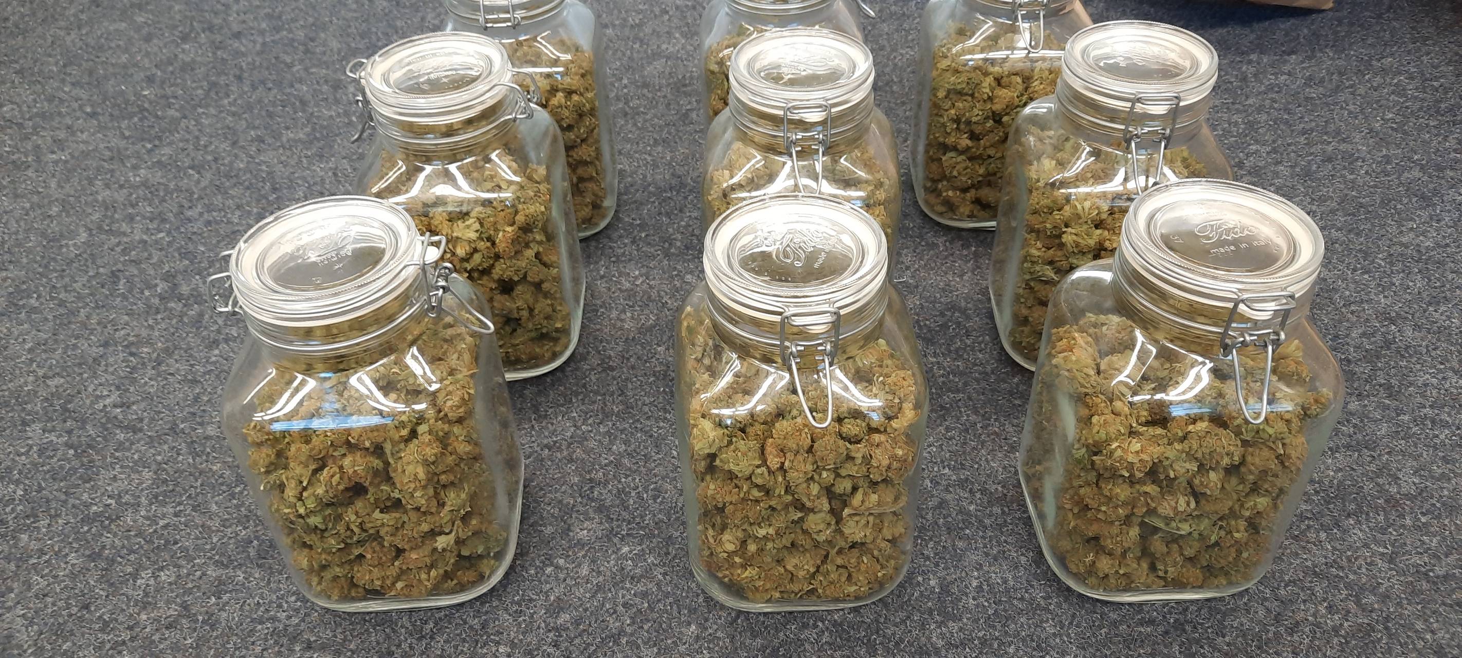 Drogen im Einmachglas
