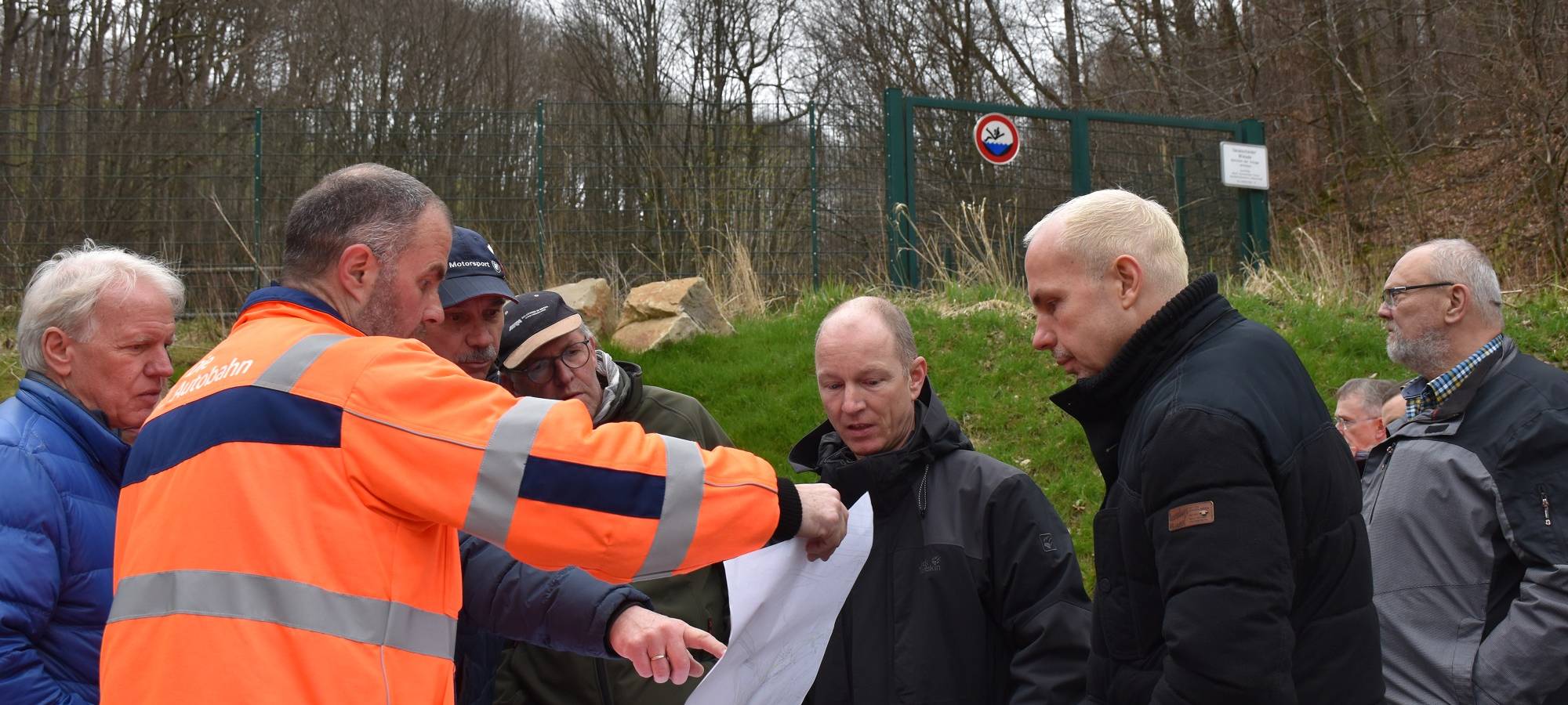 Wasserbecken für die Brücke