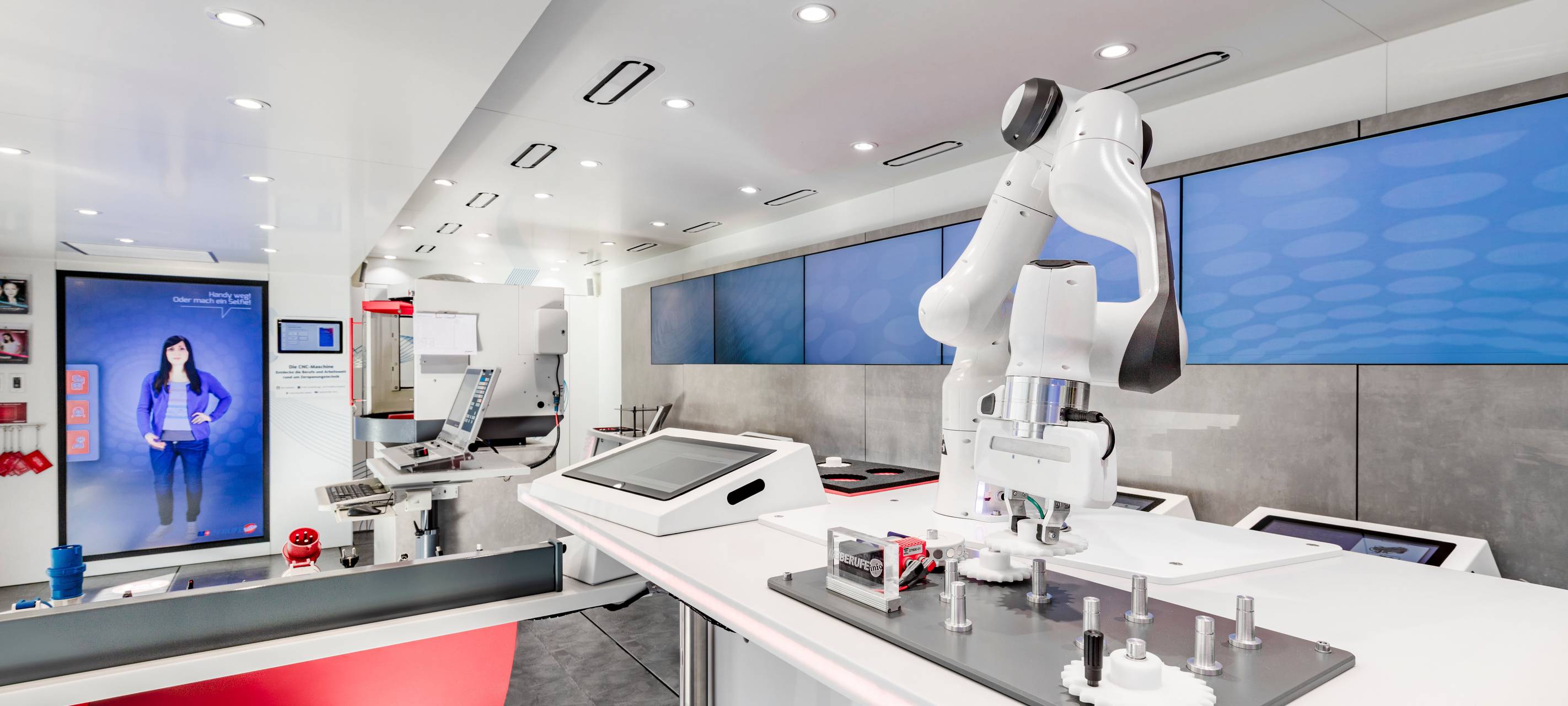 Info-Truck vom Märkischen Arbeitgeberverband