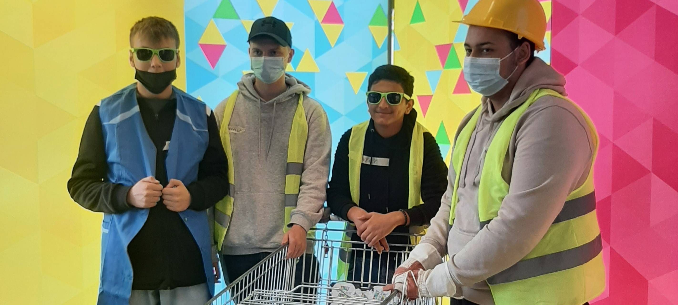 Jugendliche kaufen Berufe ein