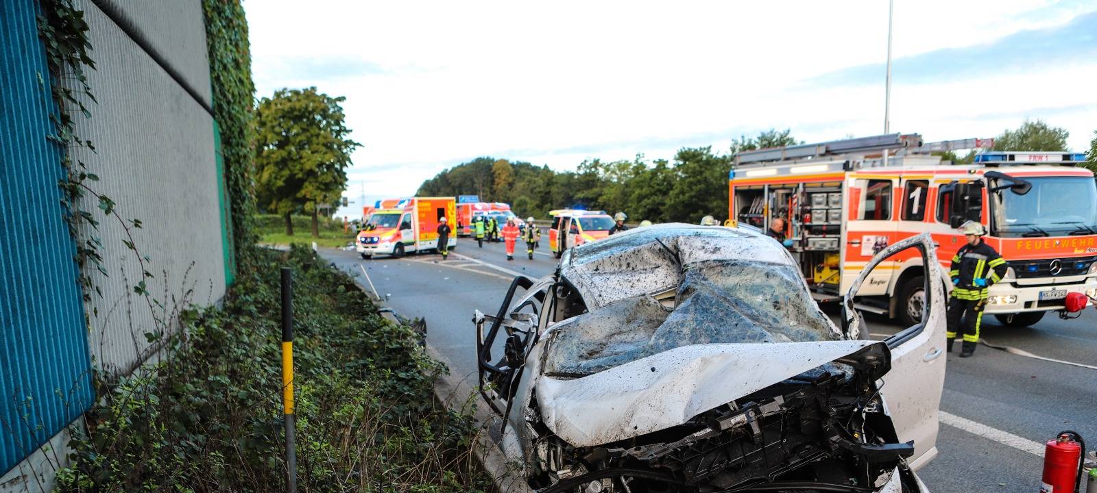 Schwerer Unfall auf A1 - Viele Schwerverletzte