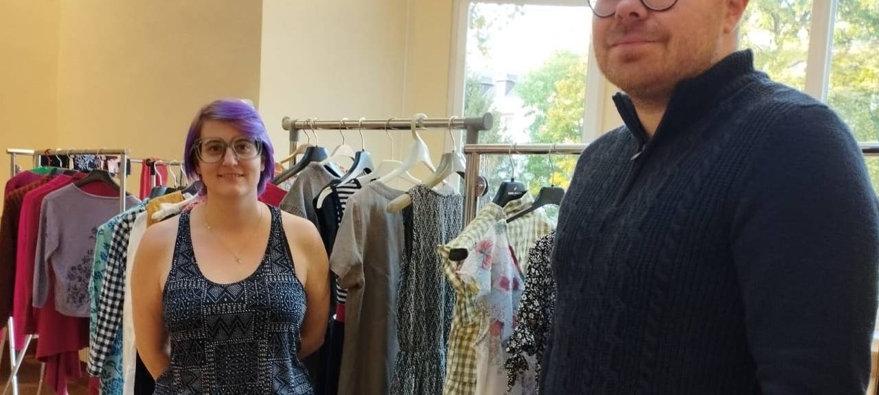 Kleidertauschparty in der Volkshochschule