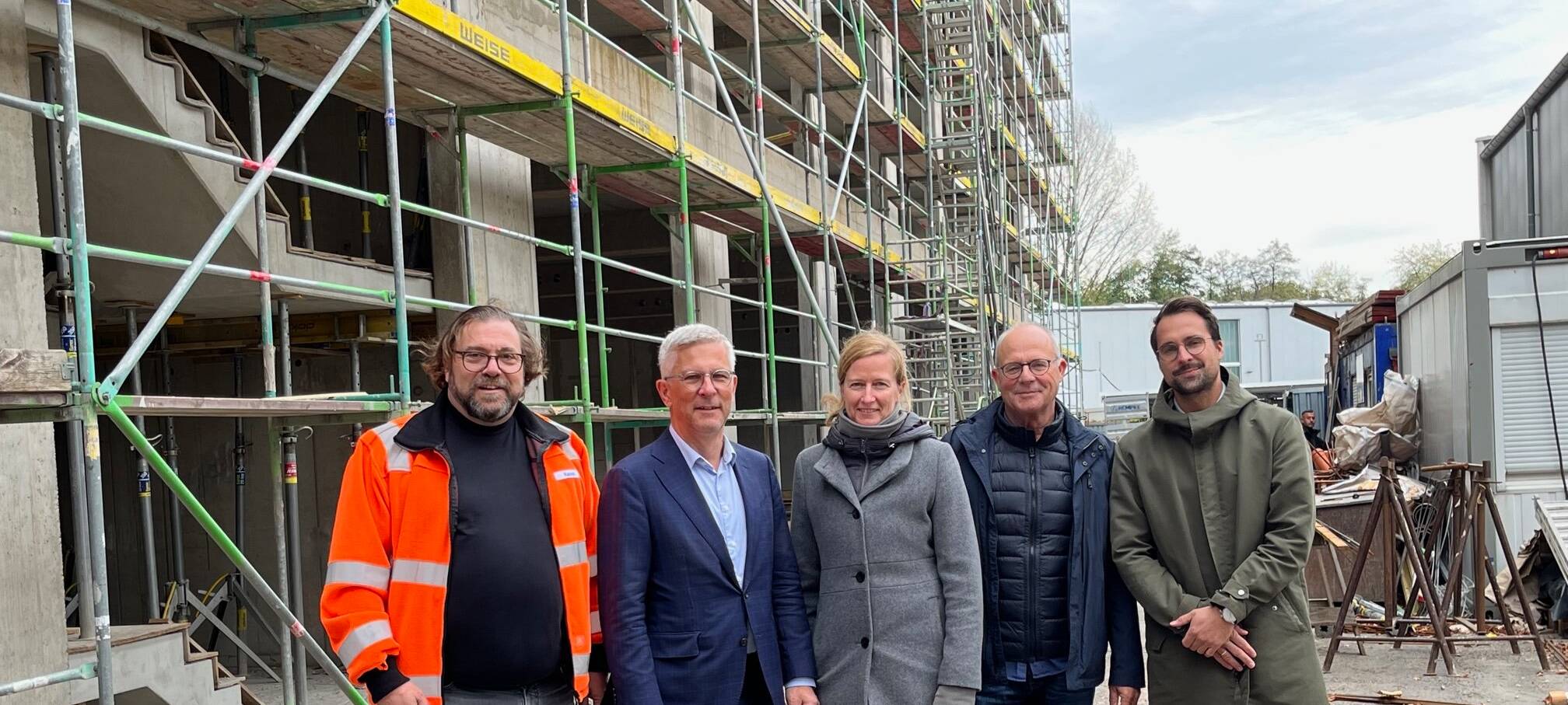 Richtfest WBH: neue Fahrzeug- und Lagerhalle mit Büroetagen