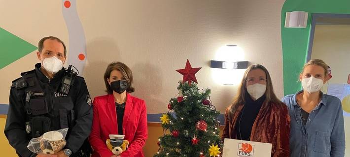 Polizei macht Geschenke