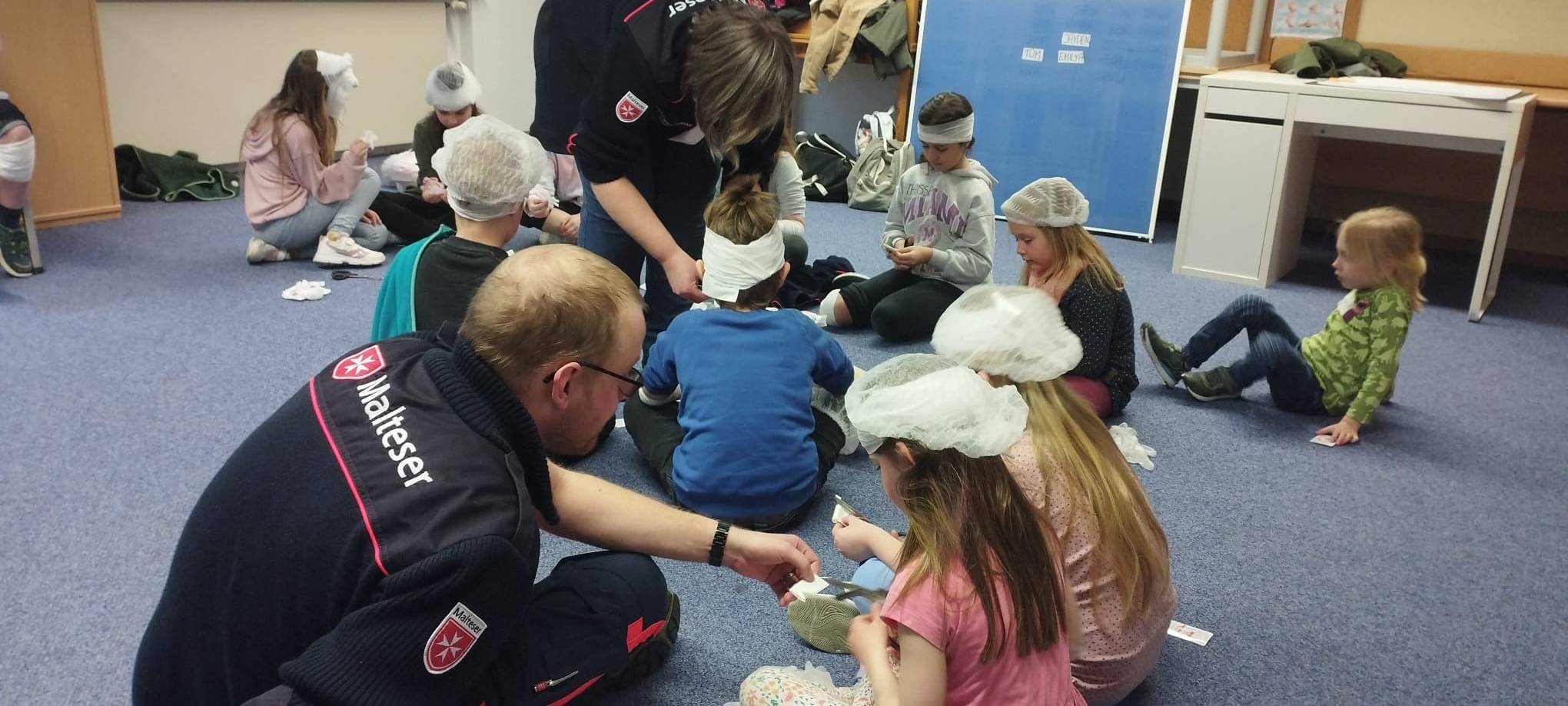 Blaulichttag für Grundschul-Kinder