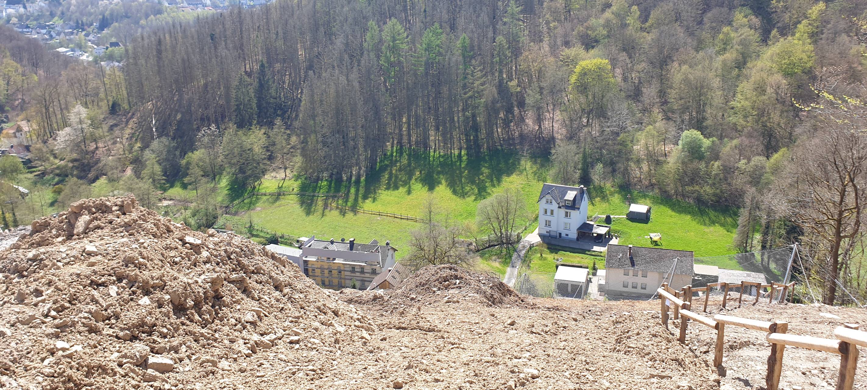 Die komplette Spreng-Ladung hier bei uns