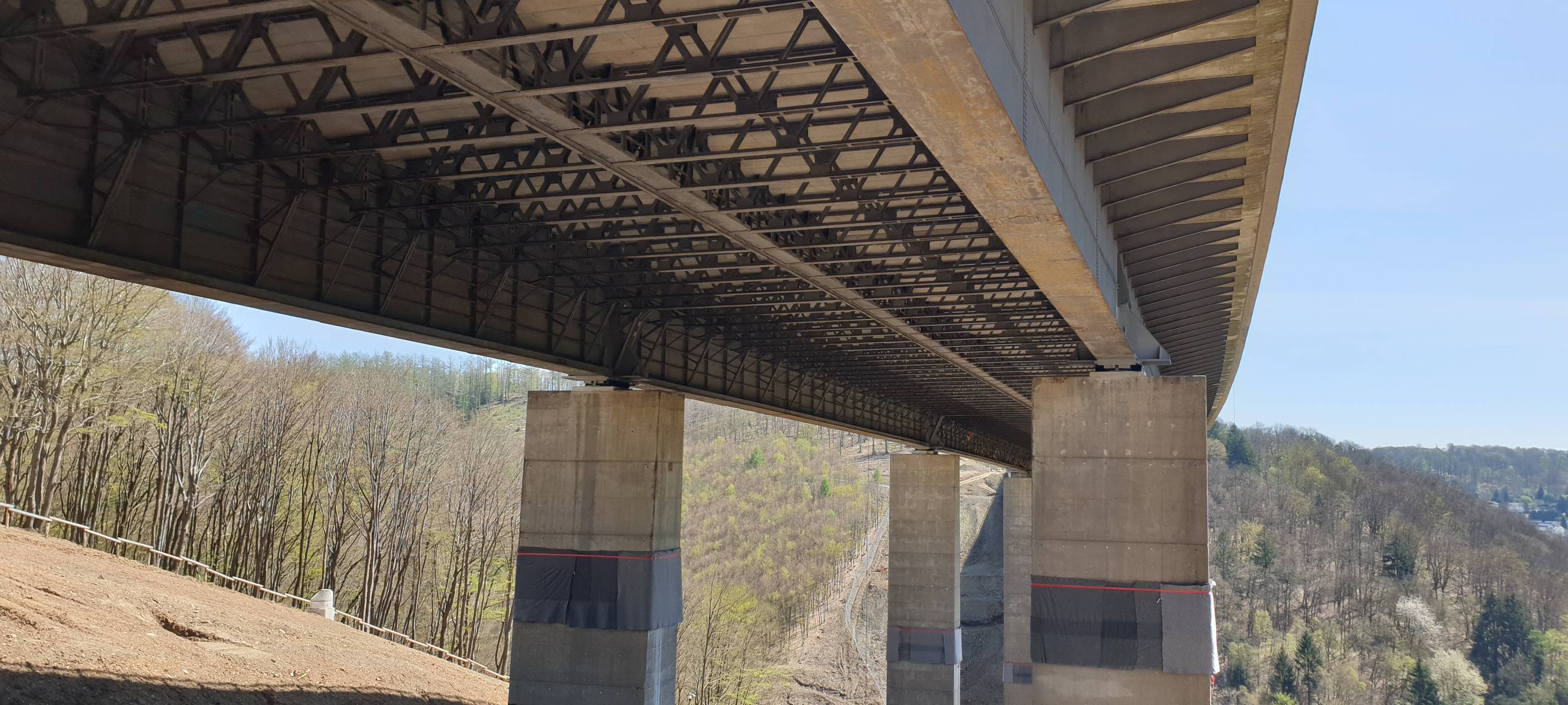 Die komplette Spreng-Ladung hier bei uns