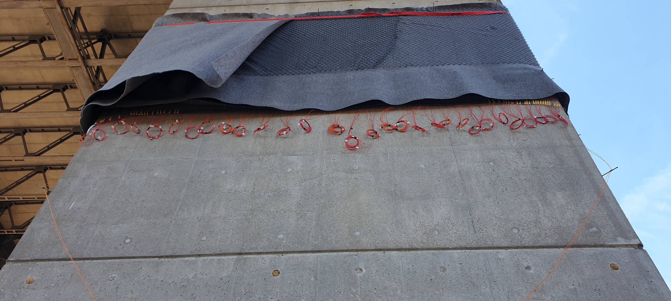 Die komplette Spreng-Ladung hier bei uns