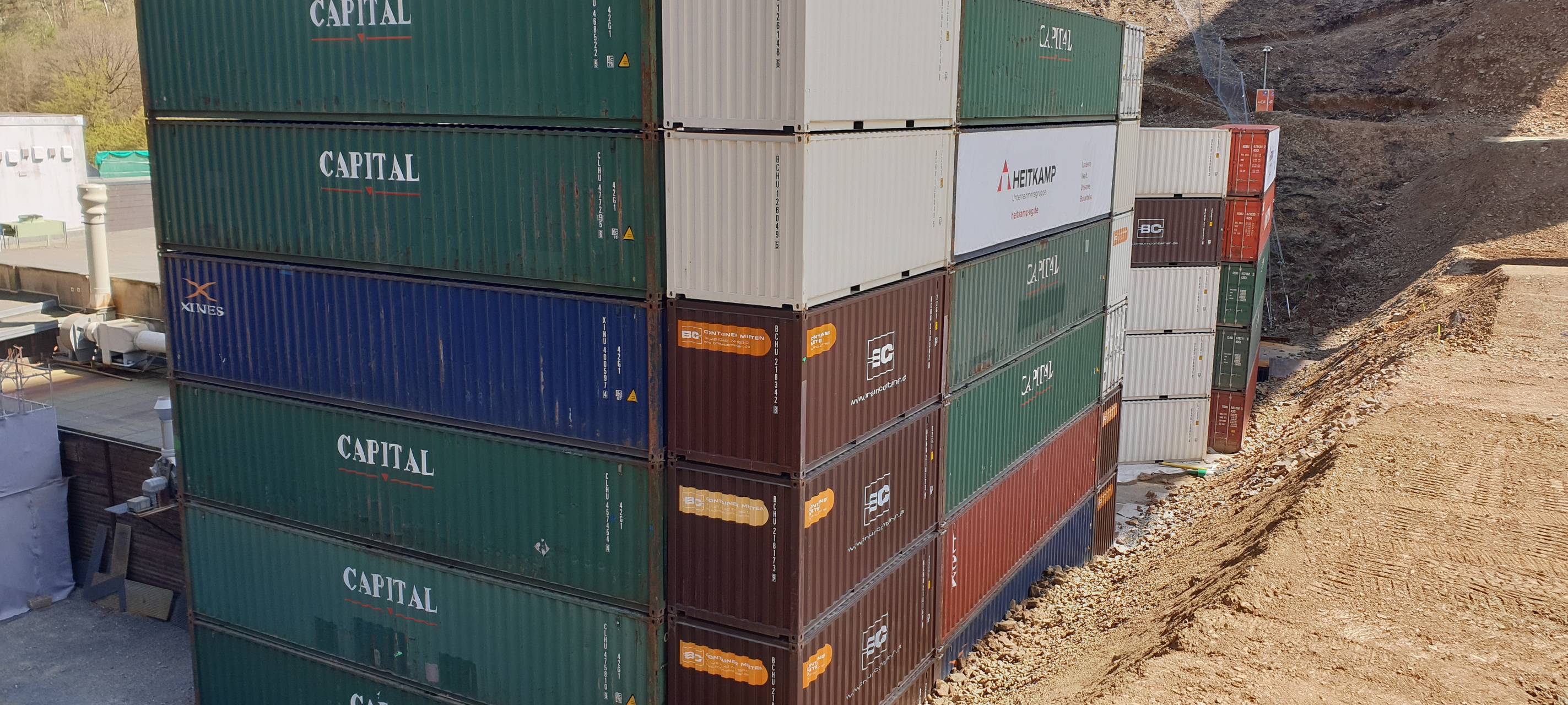 Die komplette Spreng-Ladung hier bei uns