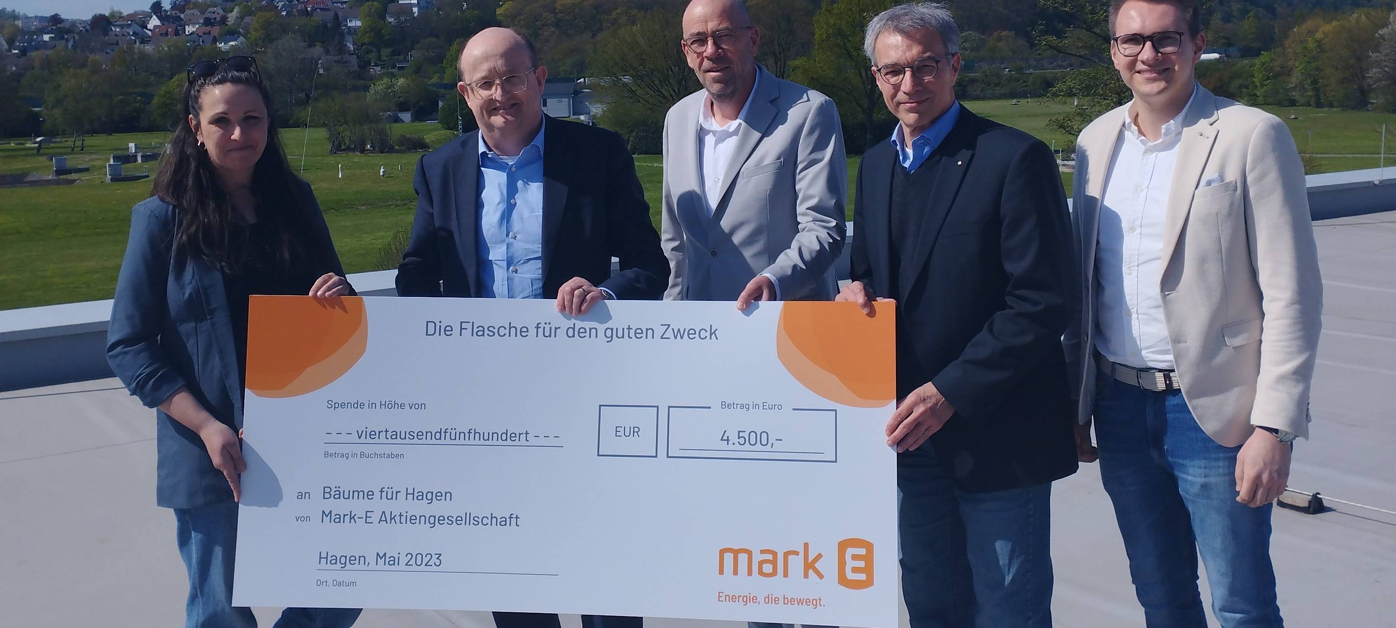 „Die Flasche für den guten Zweck"