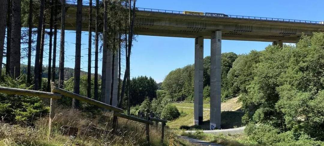 Nächste Brückensprengung