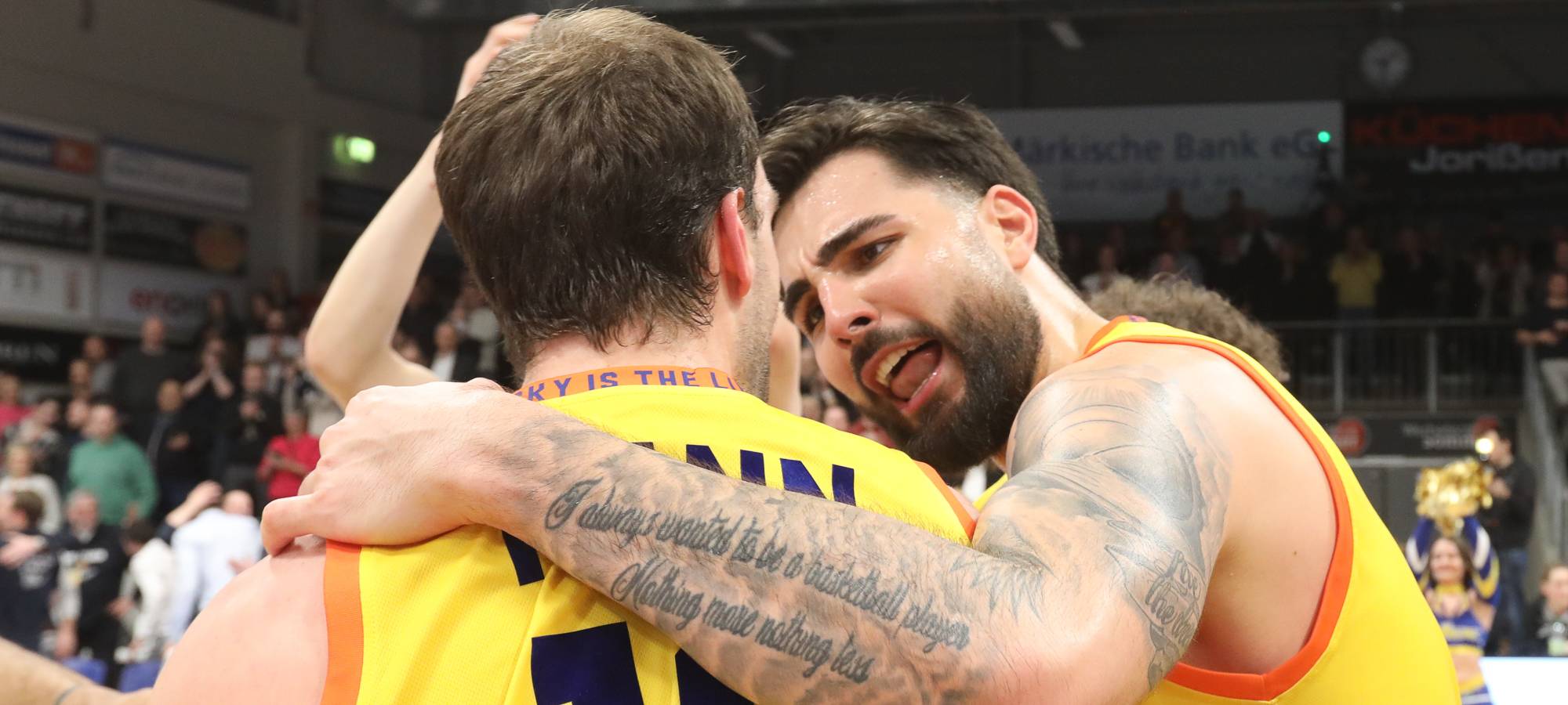 Kapitän geht von Bord