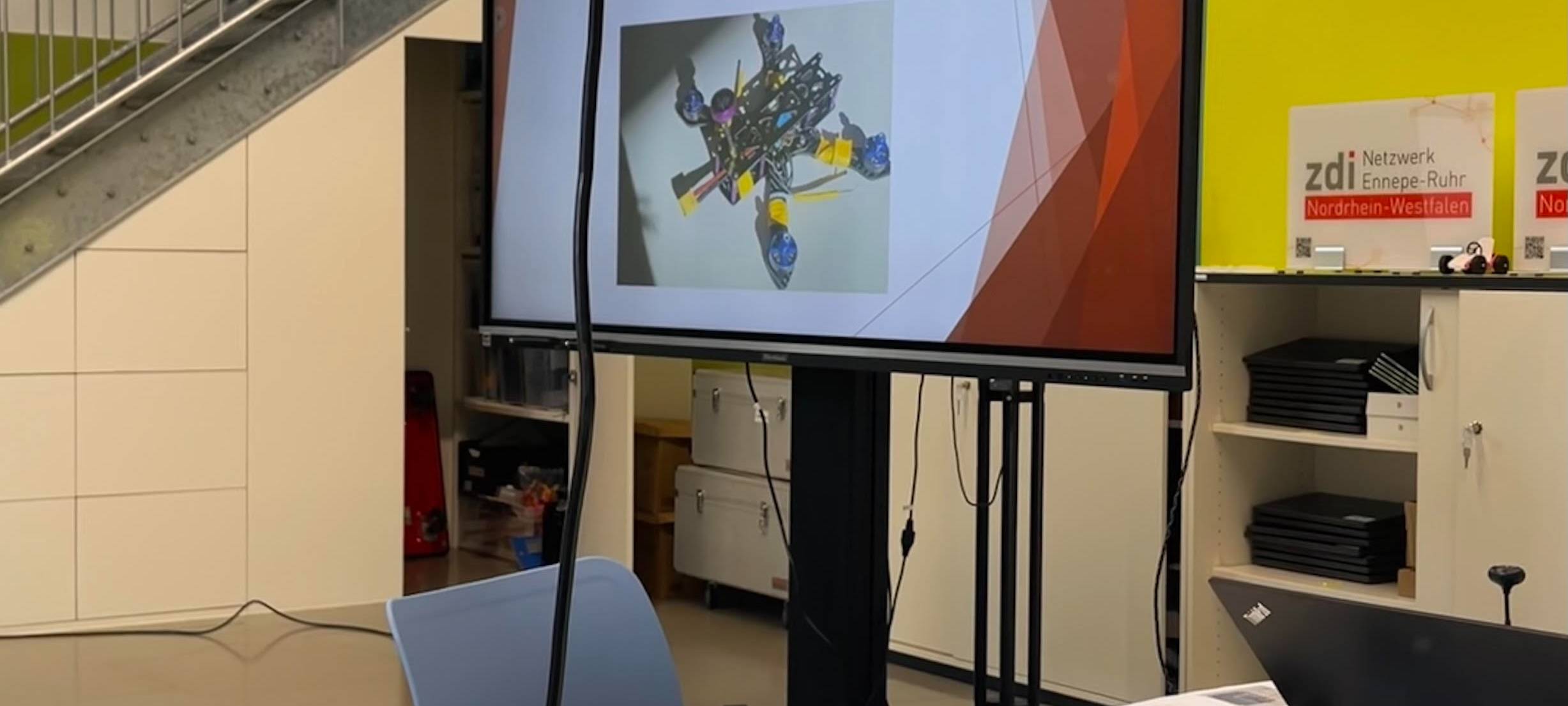 Drohnen bauen im Technikzentrum