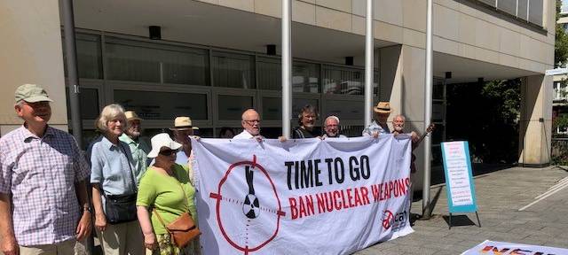 Flagge am Rathaus gehißt