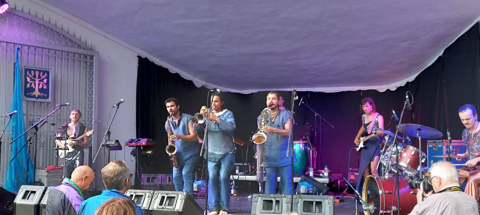 Muschelsalat: Muito Kaballa und Reinel Bakole