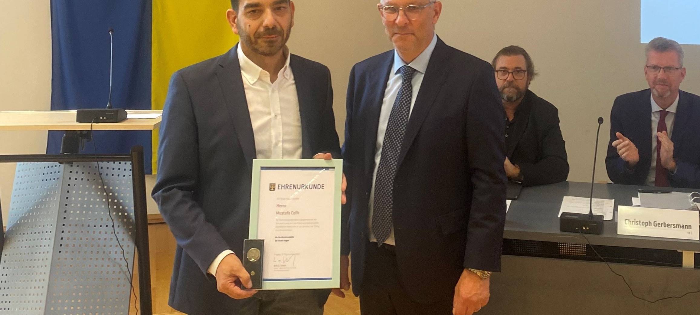 Verdienstmedaille für Mustafa Celik