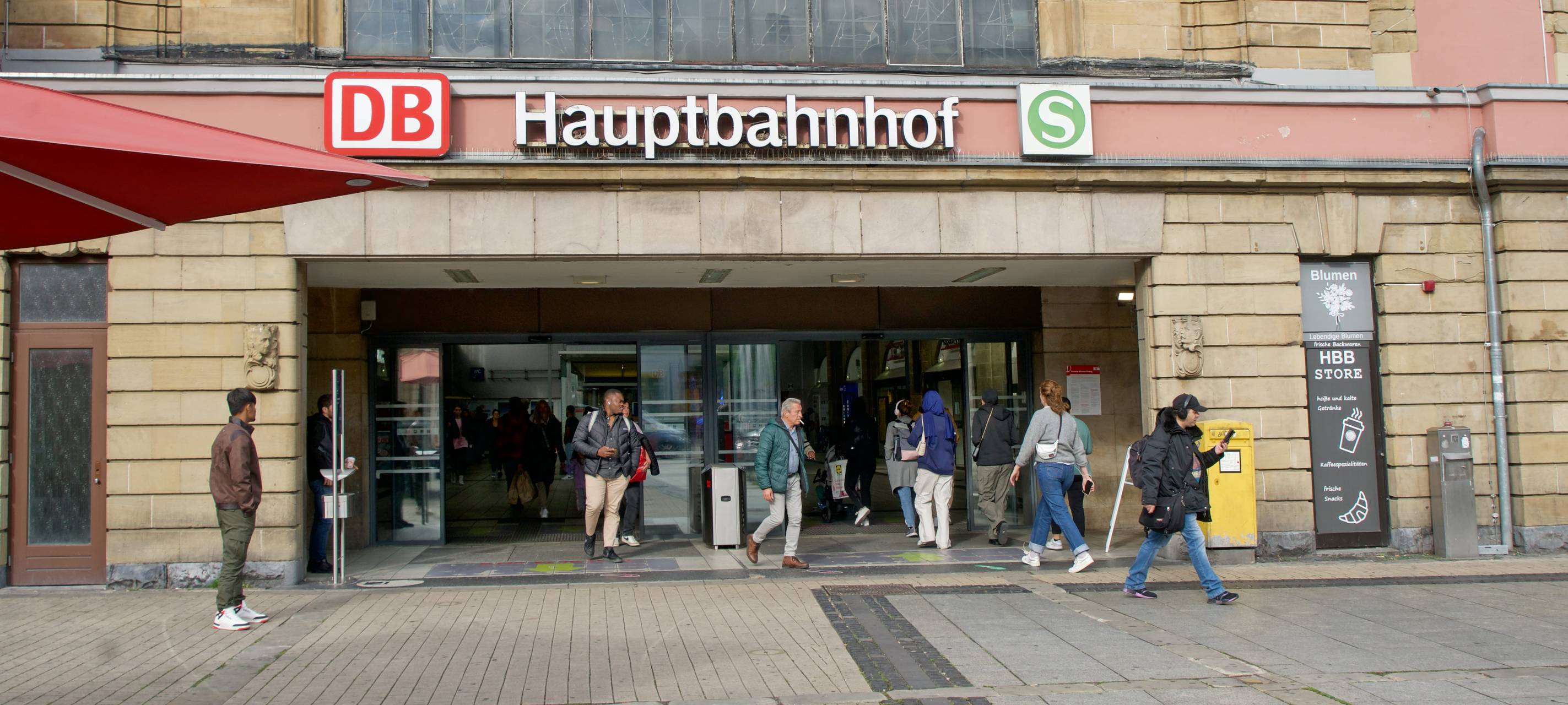 Reisezentrum im Hauptbahnhof