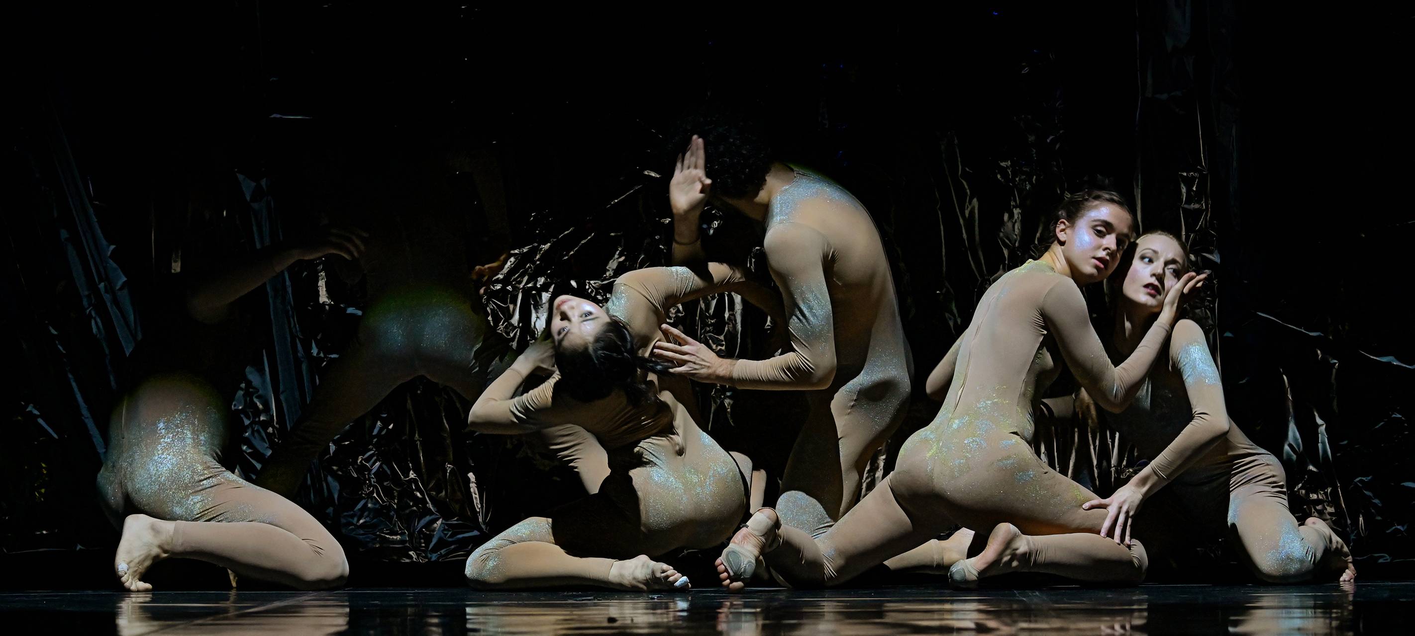 Dreiteiliger Tanzabend im Theater