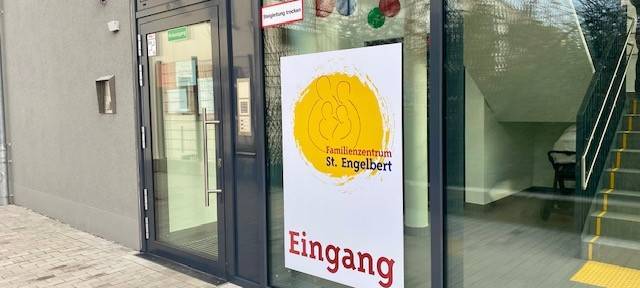 St. Engelbert über Penny-Markt