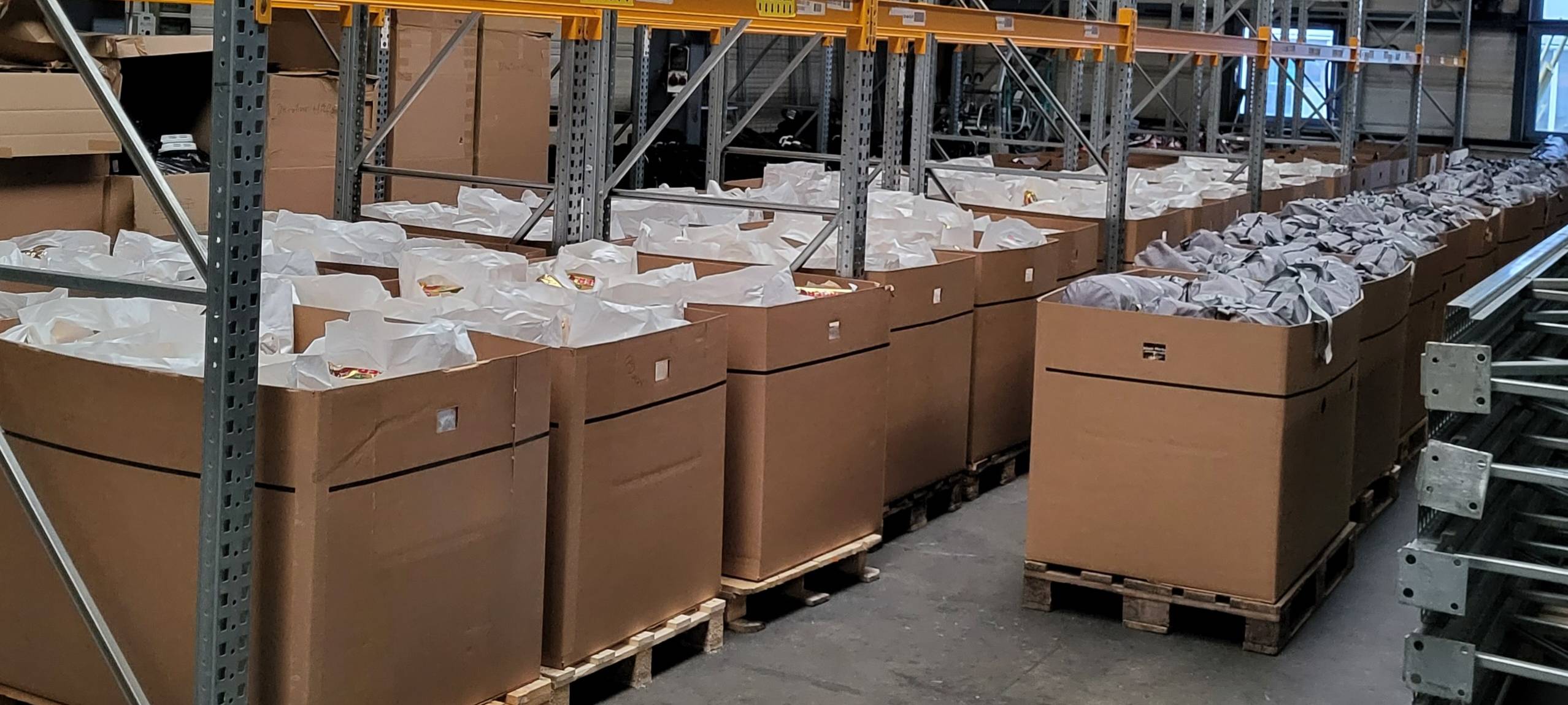 2500 Lebensmitteltüten für die Ukraine