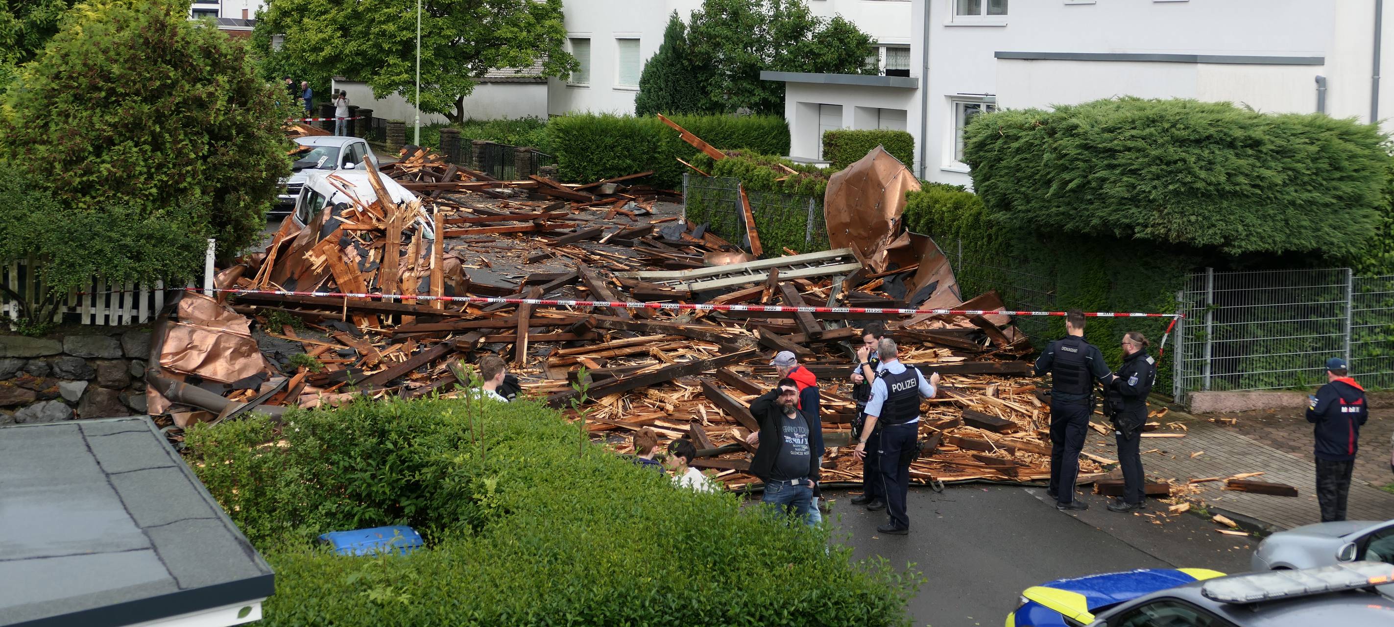 Schneise der Verwüstung nach Sturm in Hagen